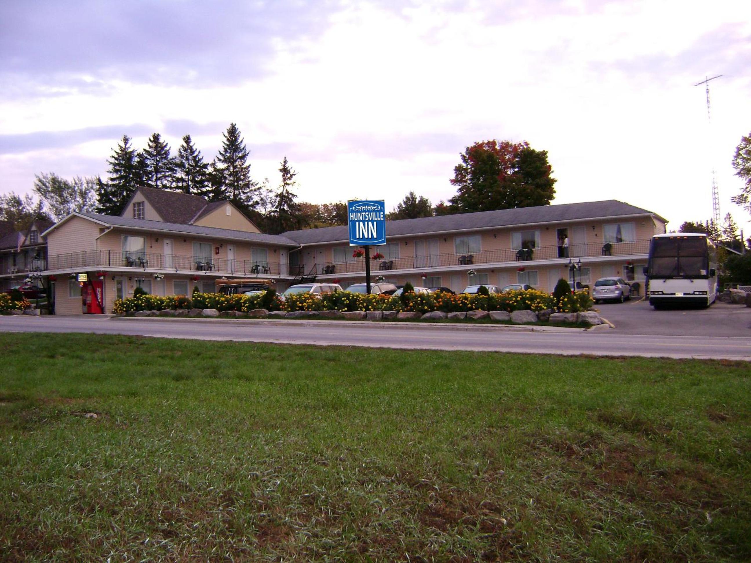 Huntsville Vacations - Huntsville Inn - Property Image 11