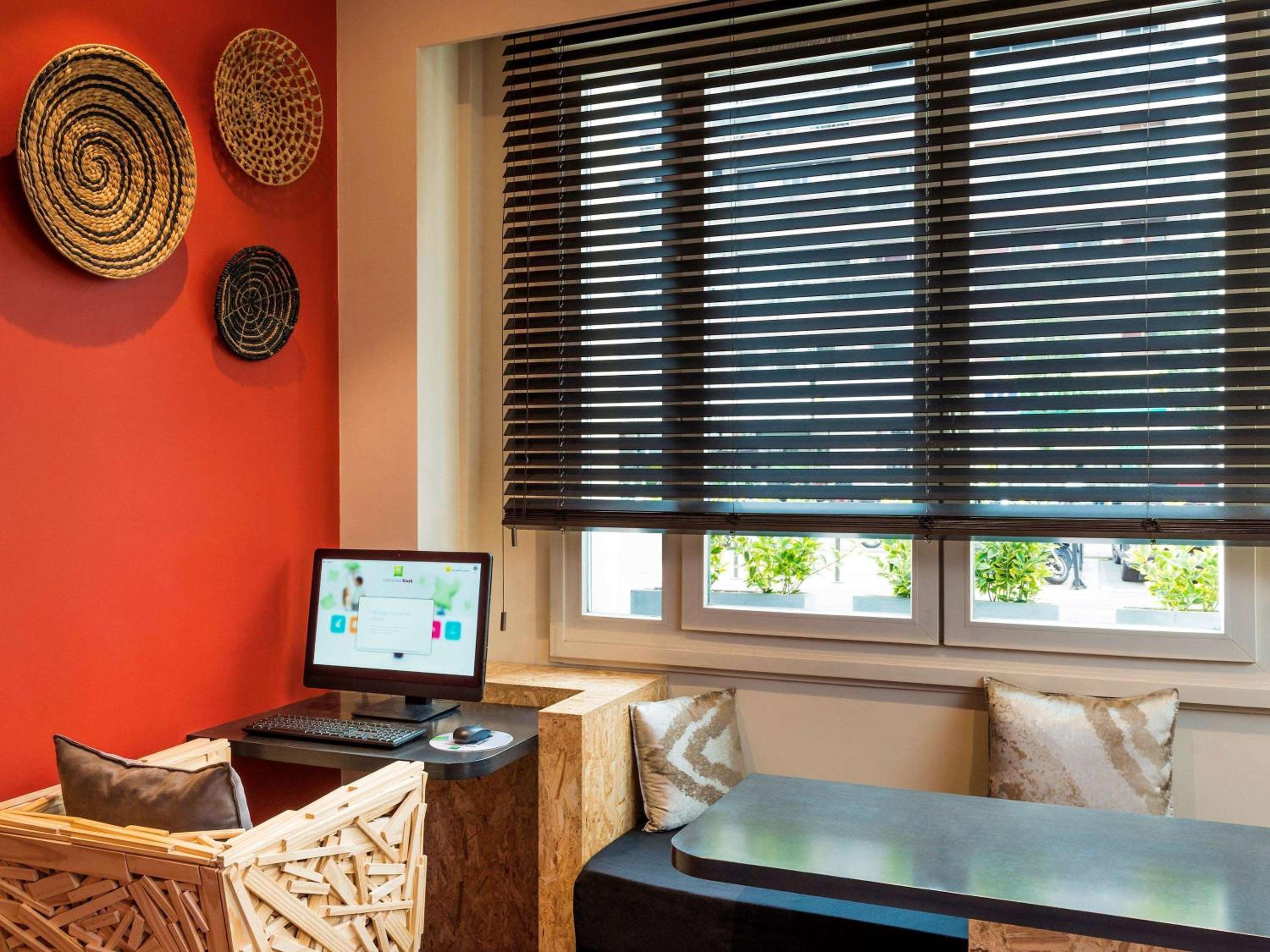 Boulogne-Billancourt Vacations - ibis Styles Paris Boulogne Marcel Sembat - Property Image 1