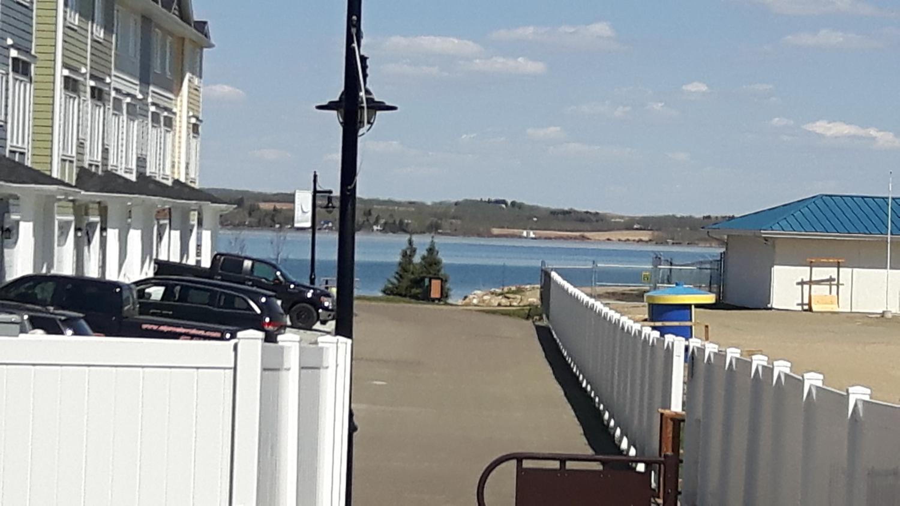 Edgewater Inn