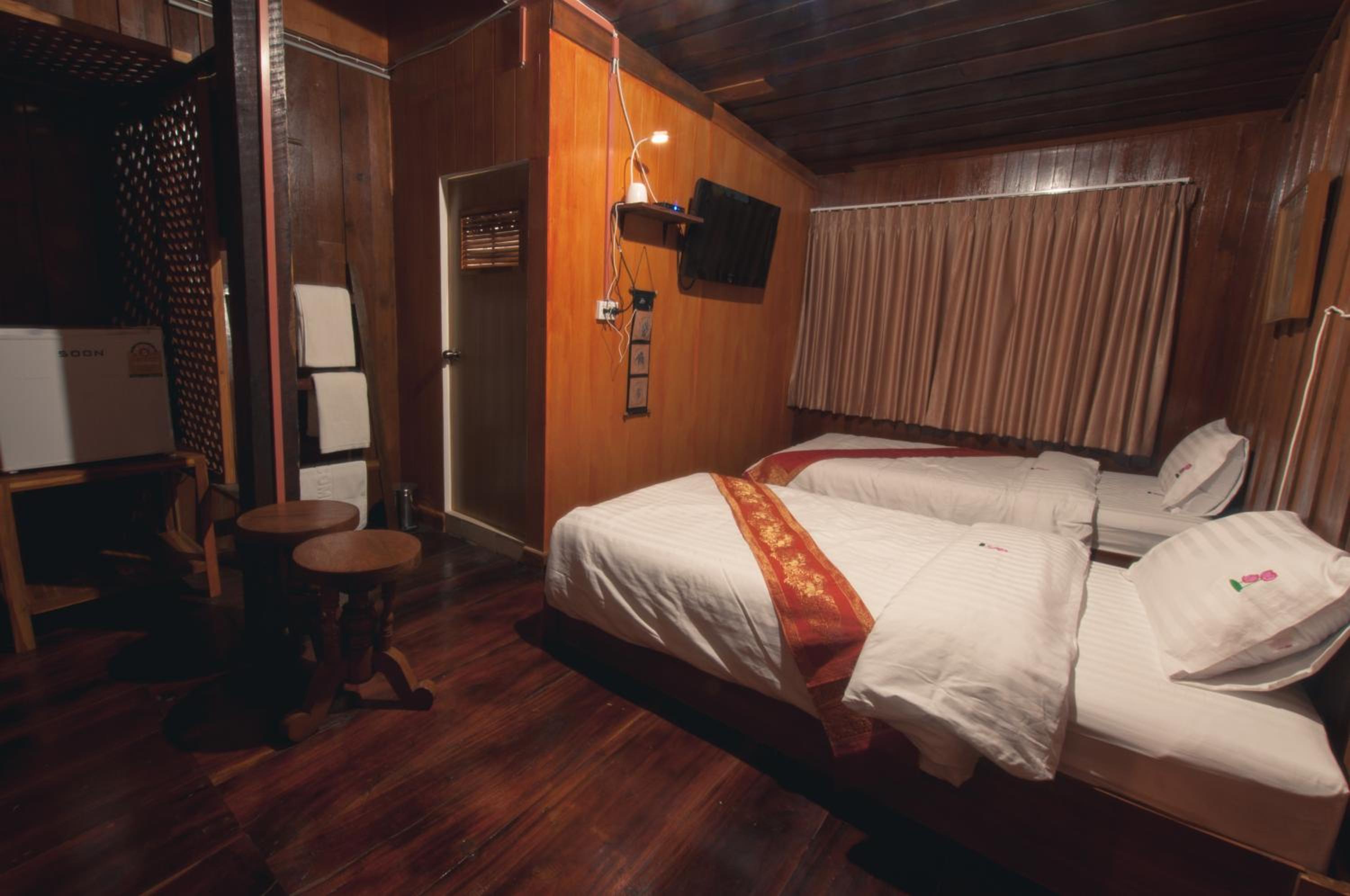 The history cafe' & guesthouse