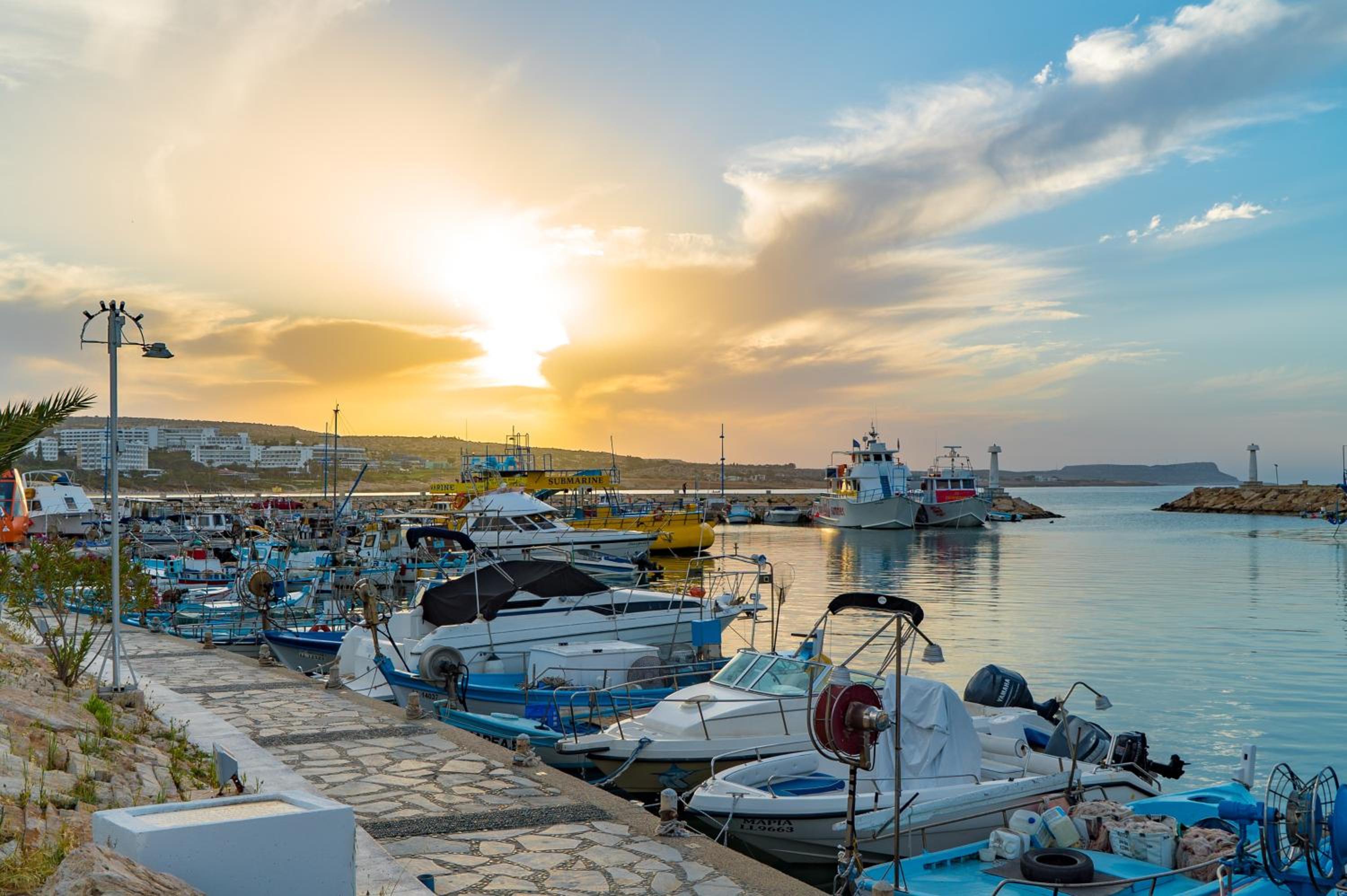 Nissi Golden Sands Paradi