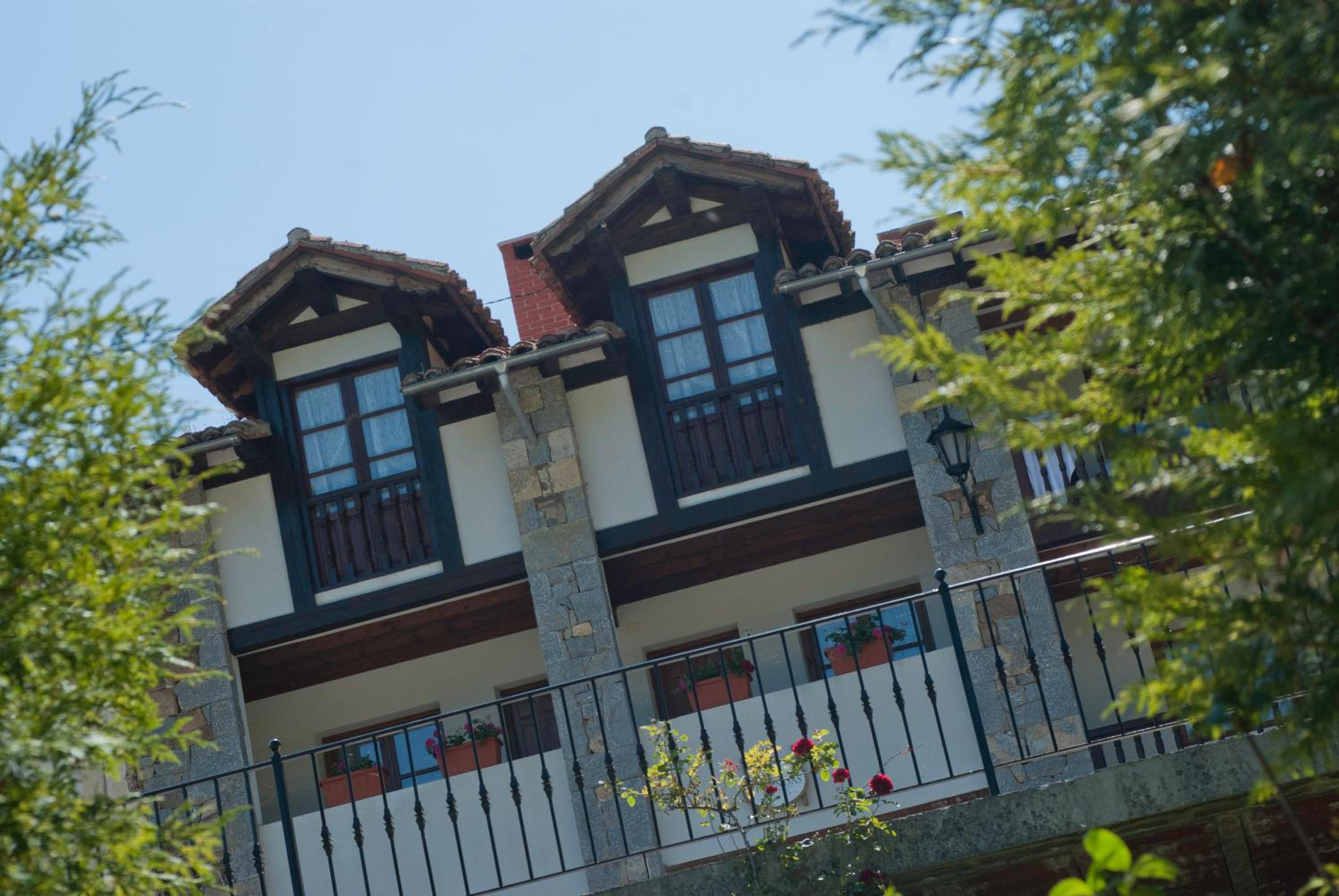 Viviendas Rurales Traldega