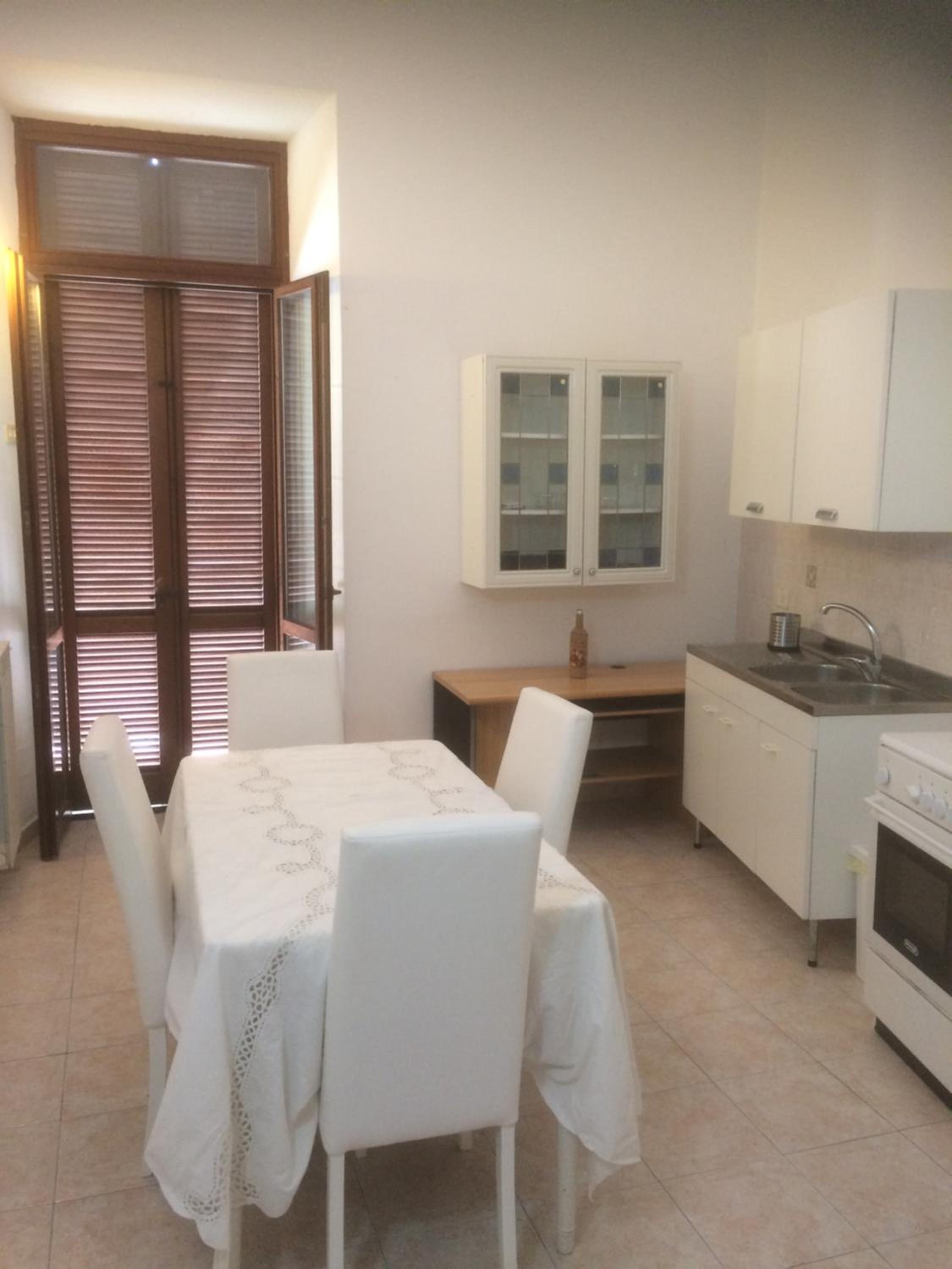 WHOLE HOLIDAY HOME APARTMENT FANTASTIC CIVITAVECCHIA da Pamino & Priscilla con due Camere letto!