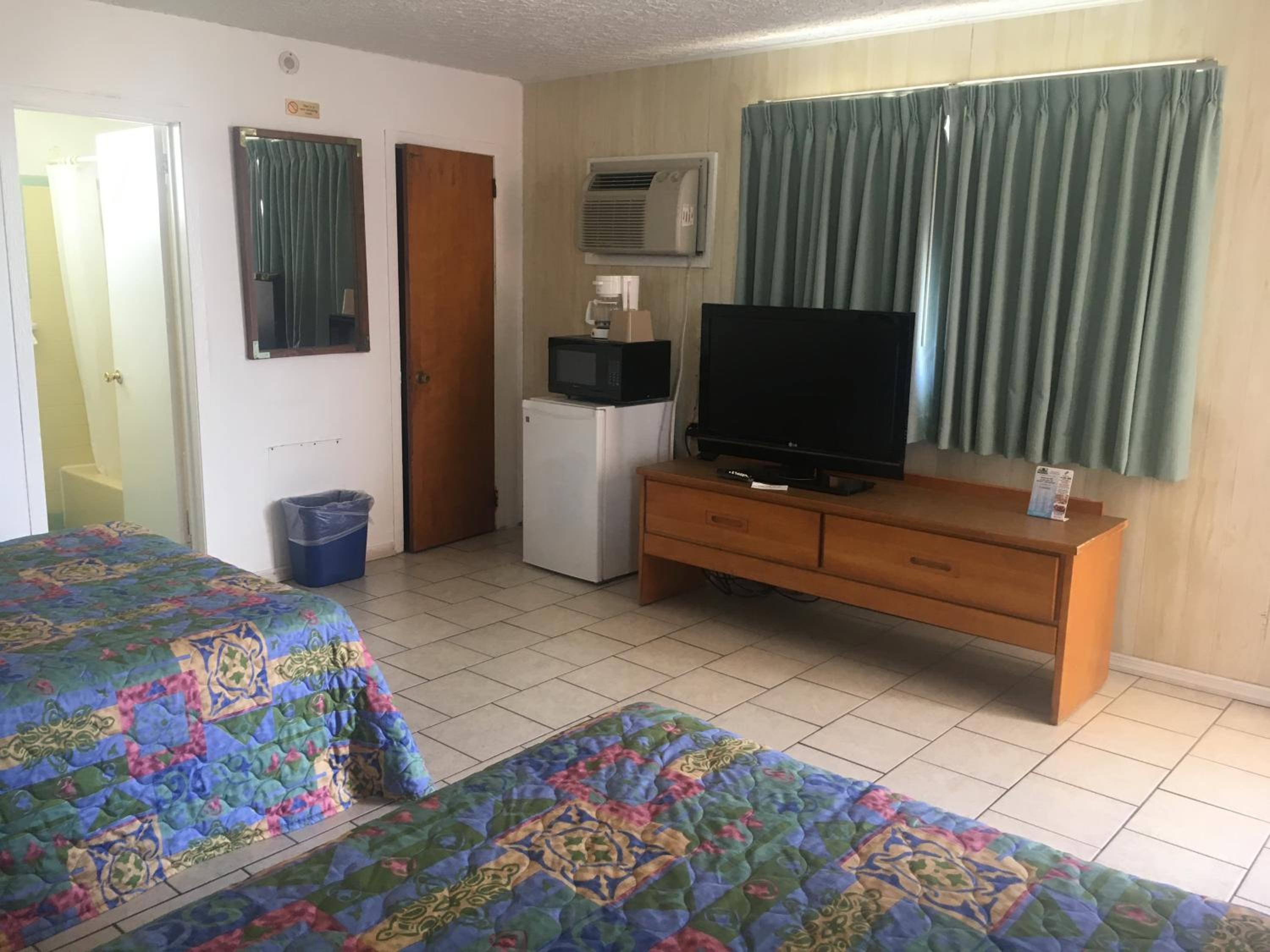 Skylark Resort Motel