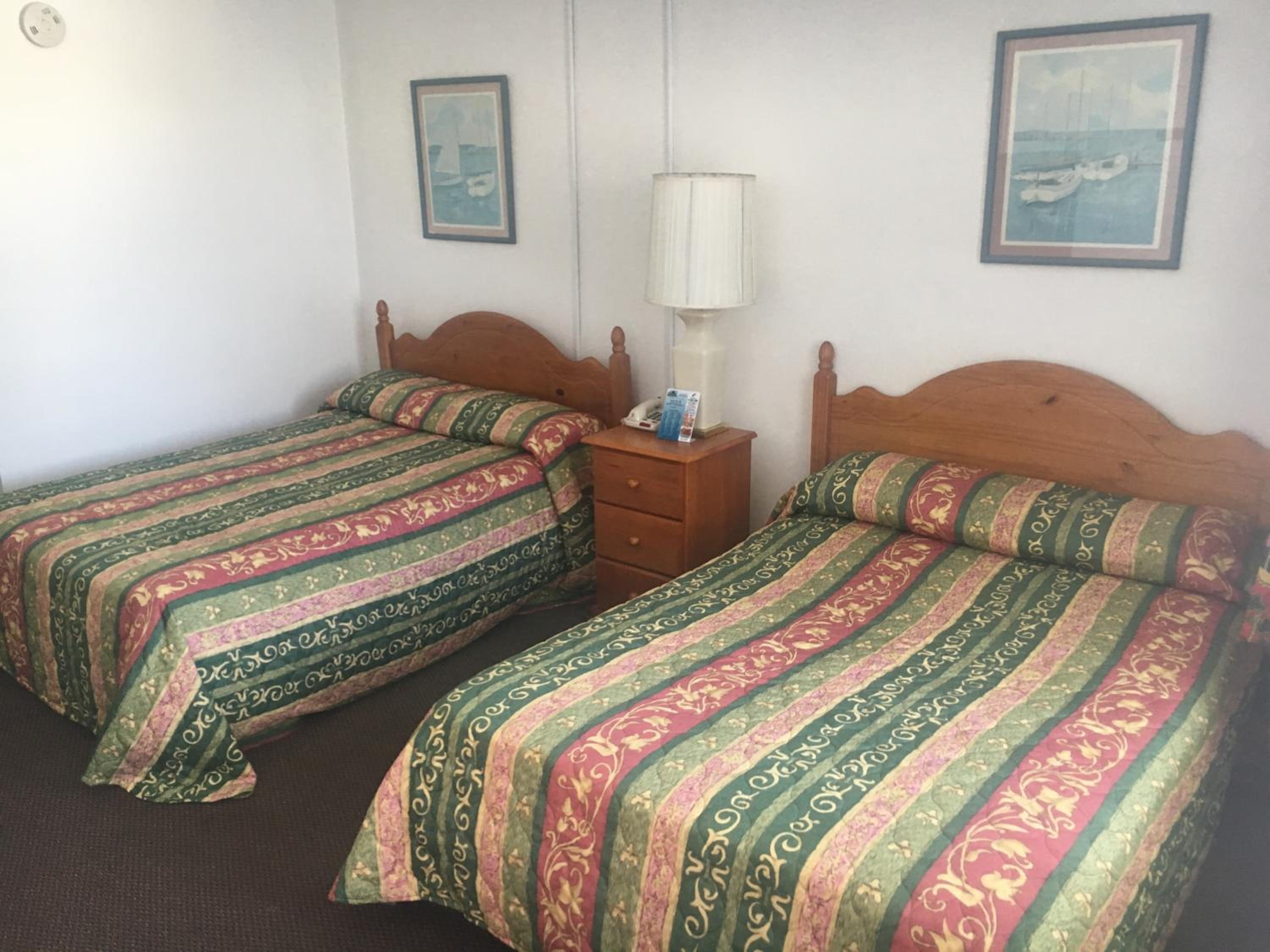 Skylark Resort Motel