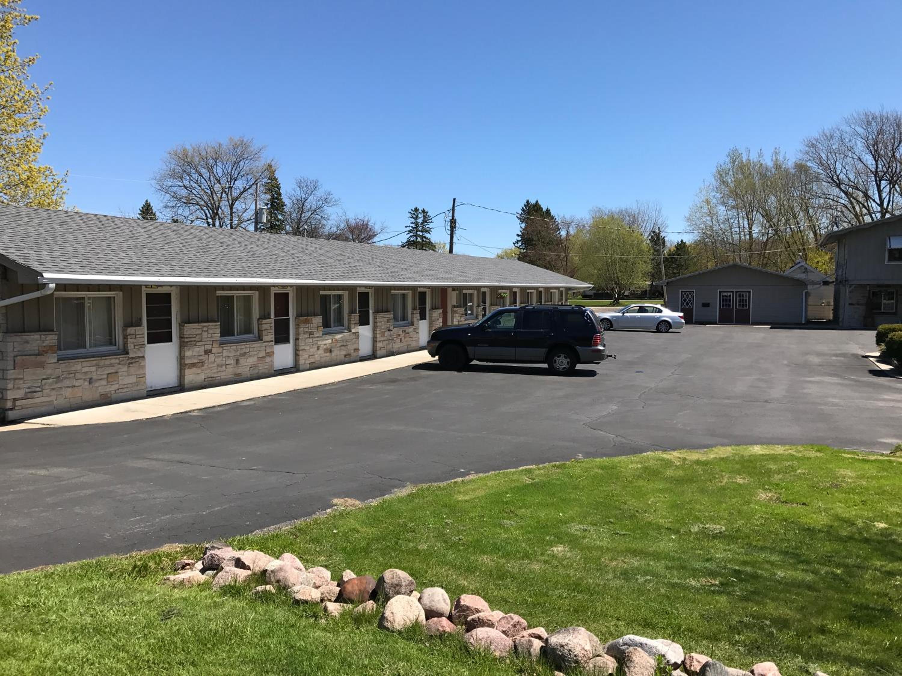 Marinette Inn