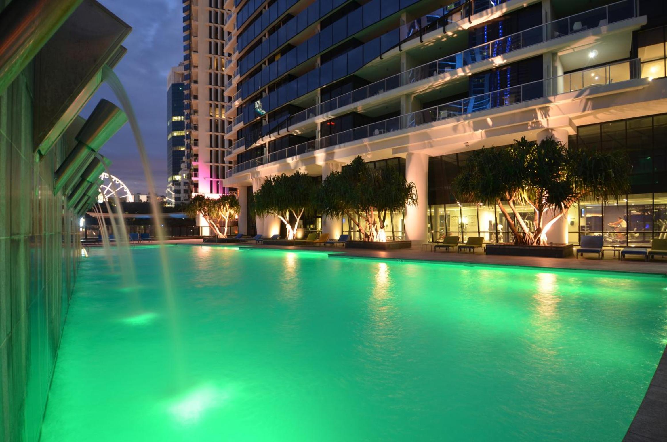 Circle on Cavill - HR Surfers Paradise