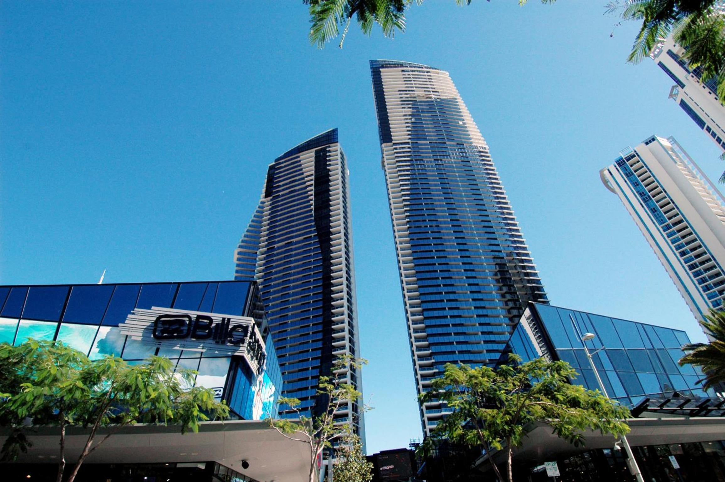 Circle on Cavill - HR Surfers Paradise