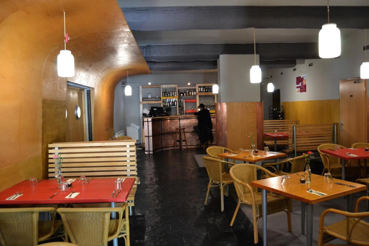 restaurant