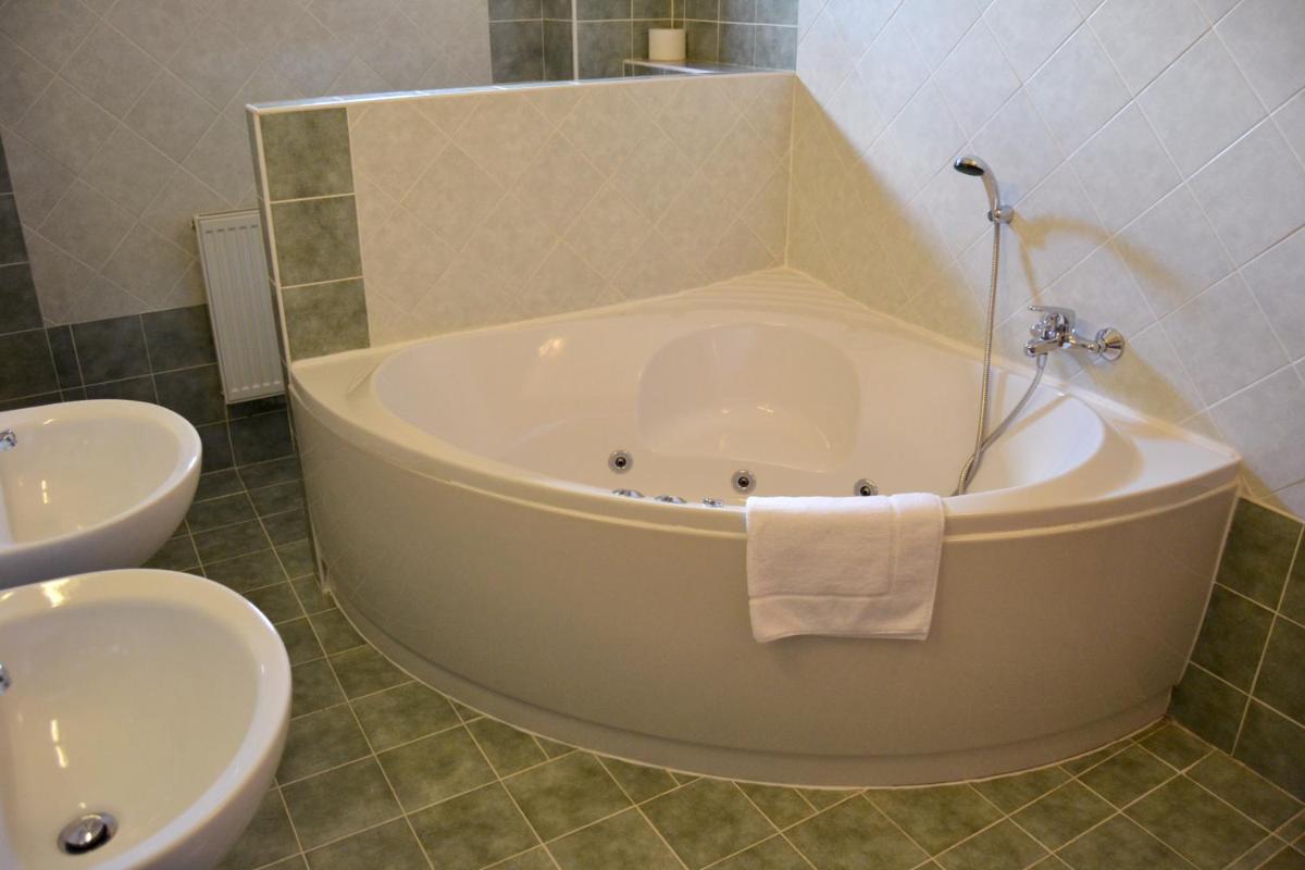 Jacuzzi