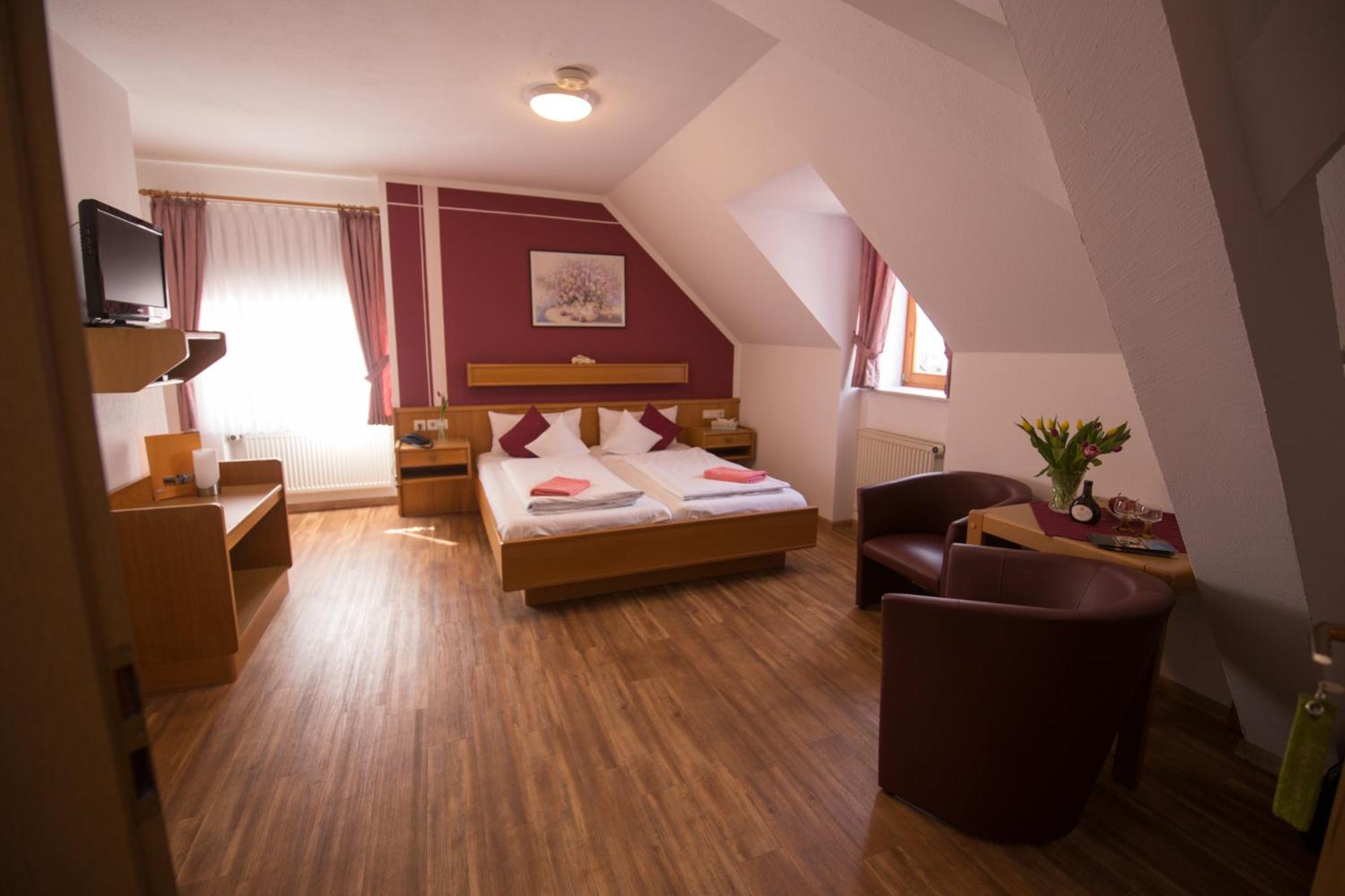 Hotel Garni Zum Hirschen view 5