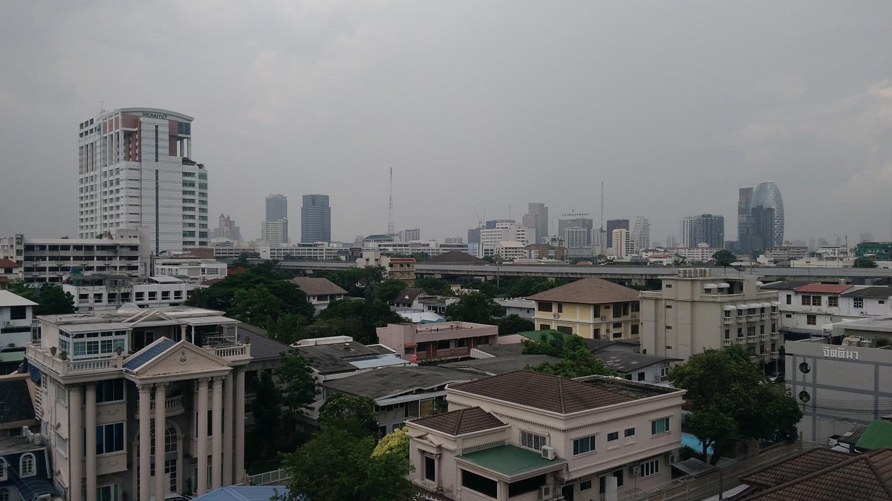 Samsen Suites Spacious 2BR Contemporary Thai Style