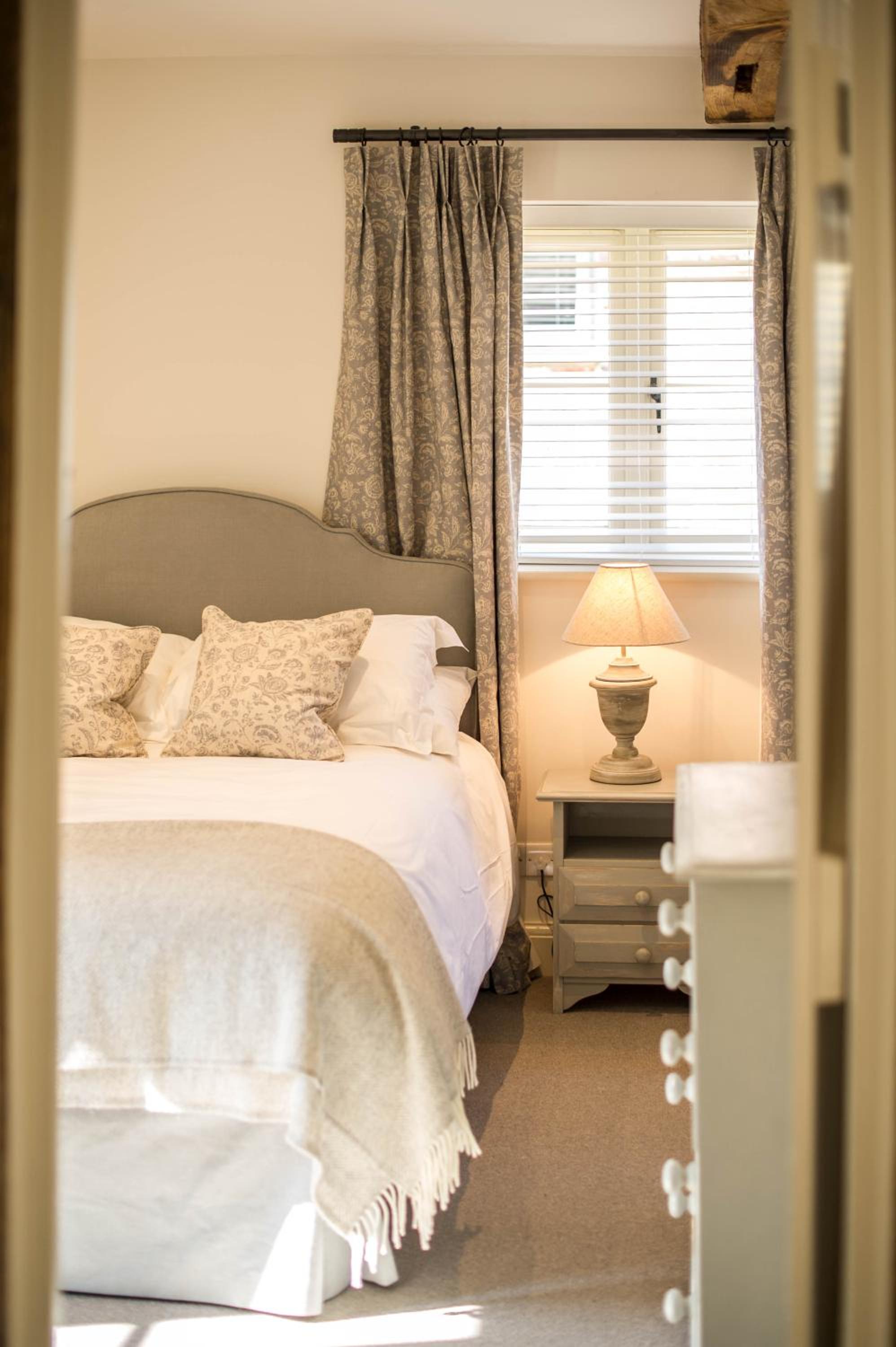 Cowdray Holiday Cottages view 4