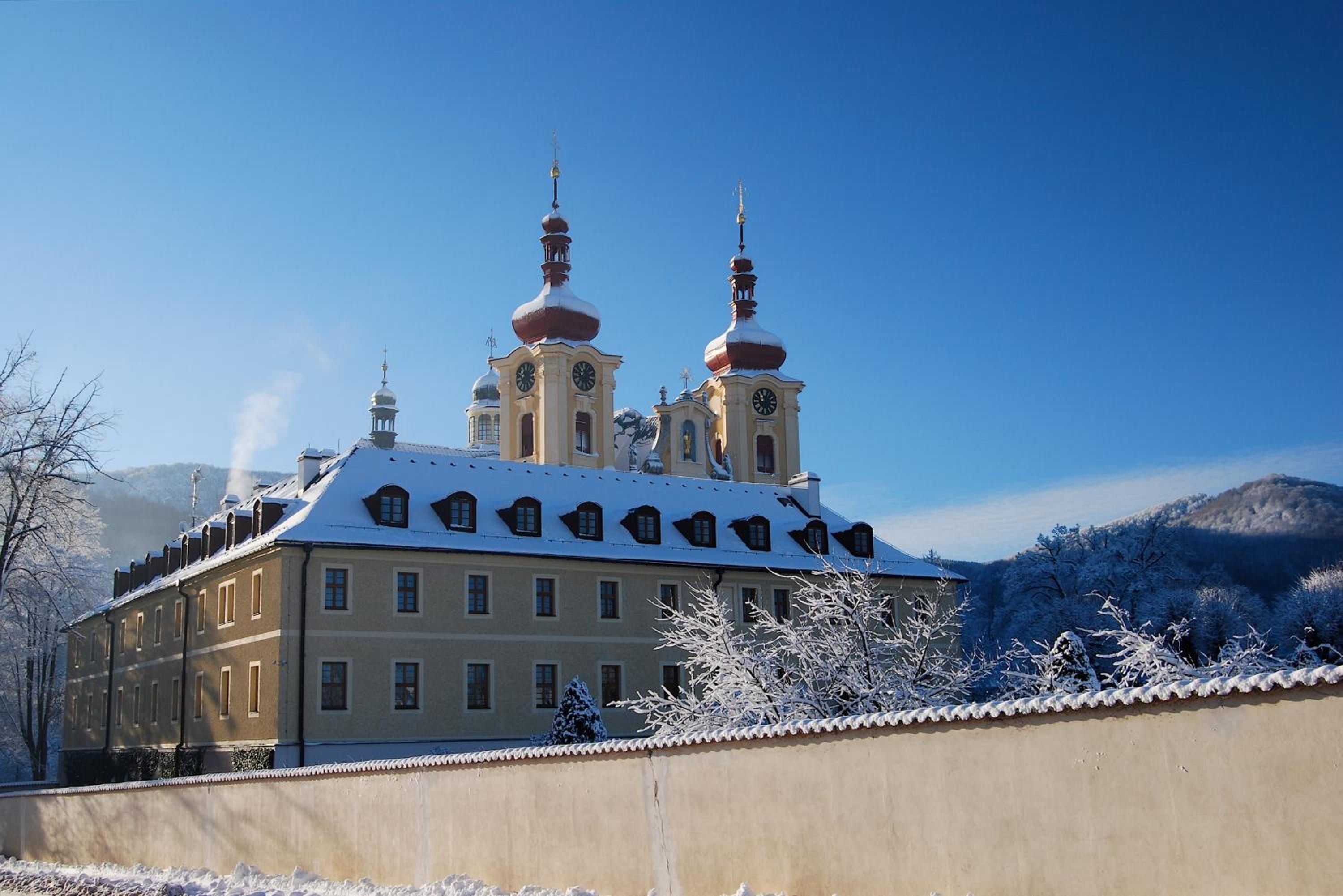 Klášter Hejnice - vzdělávací, konferenční a poutní dům