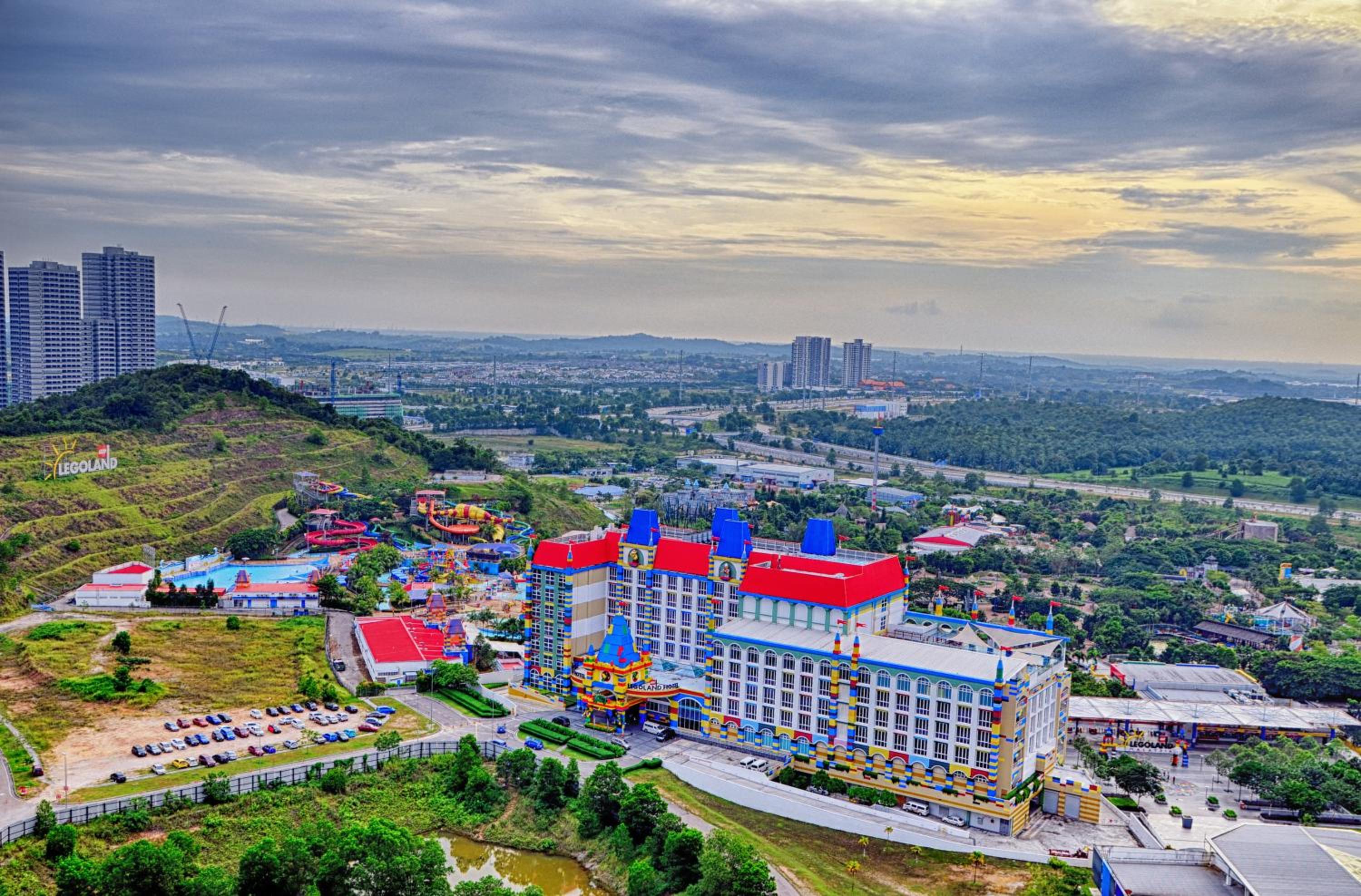 Holi Afiniti Themed Suites view 4