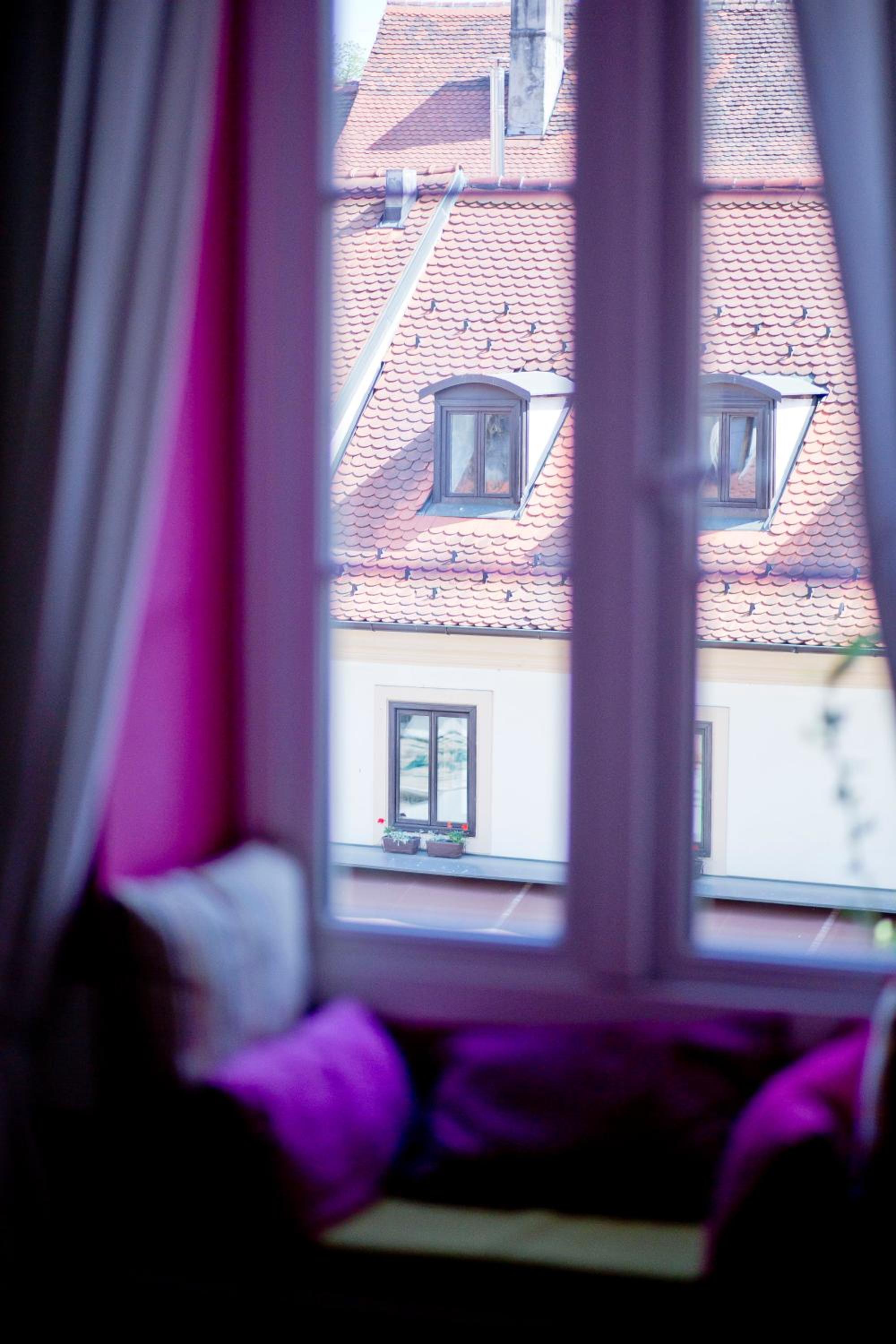 Hotel Rooms Zagreb 17 - Image 1