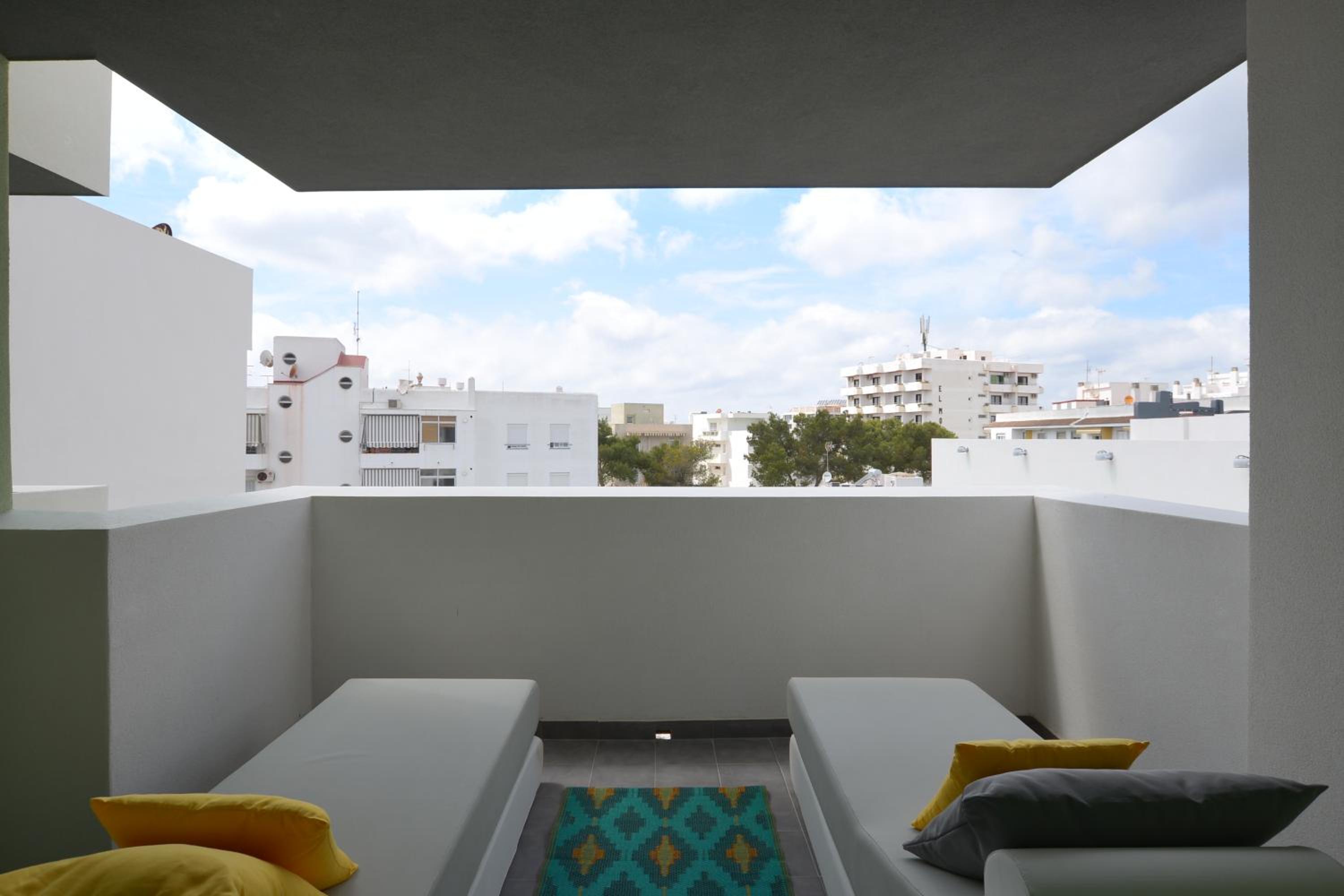 AMISTAT Island Hostel Ibiza - ALBERGUE JUVENIL