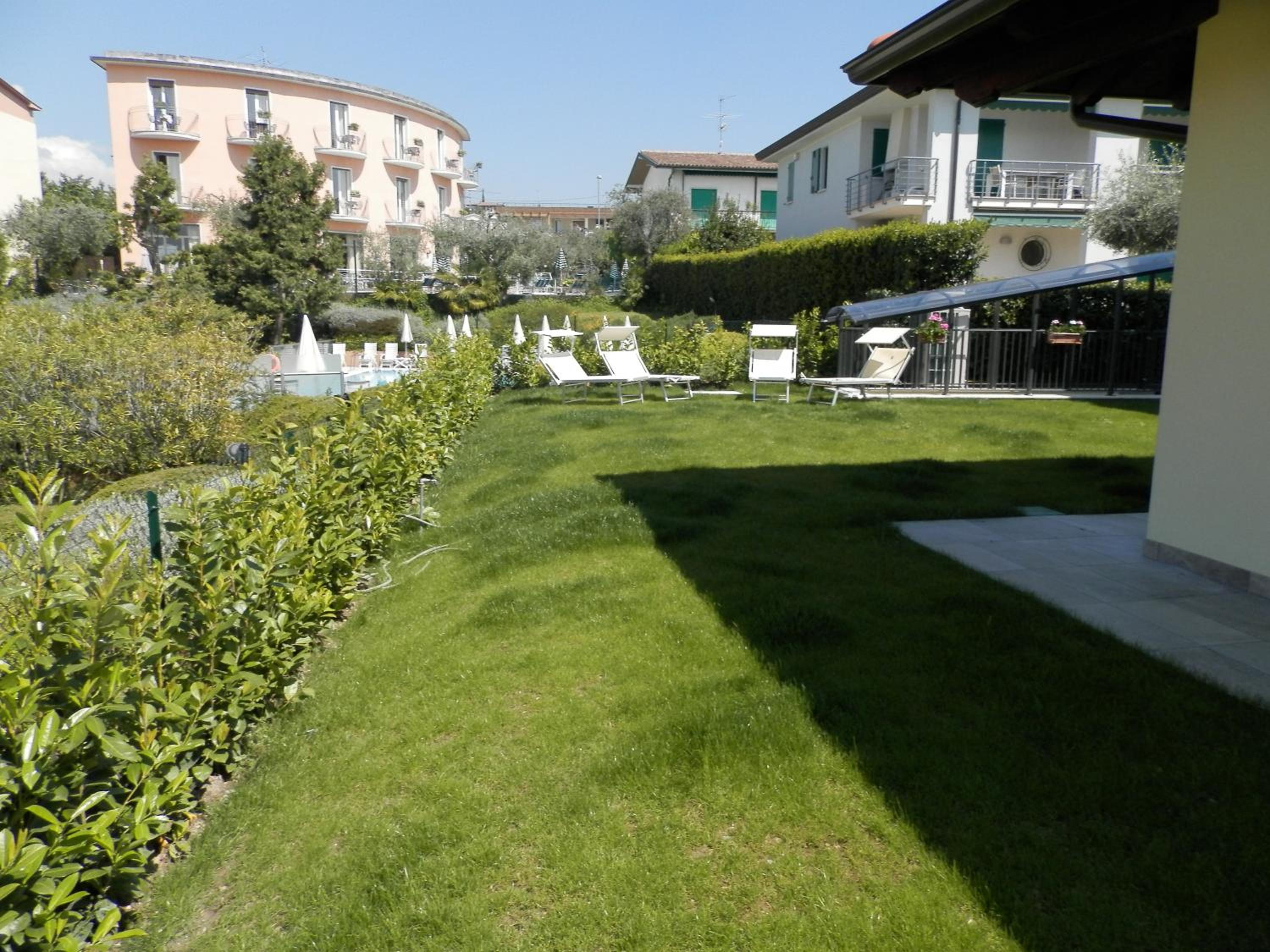 Photo 48