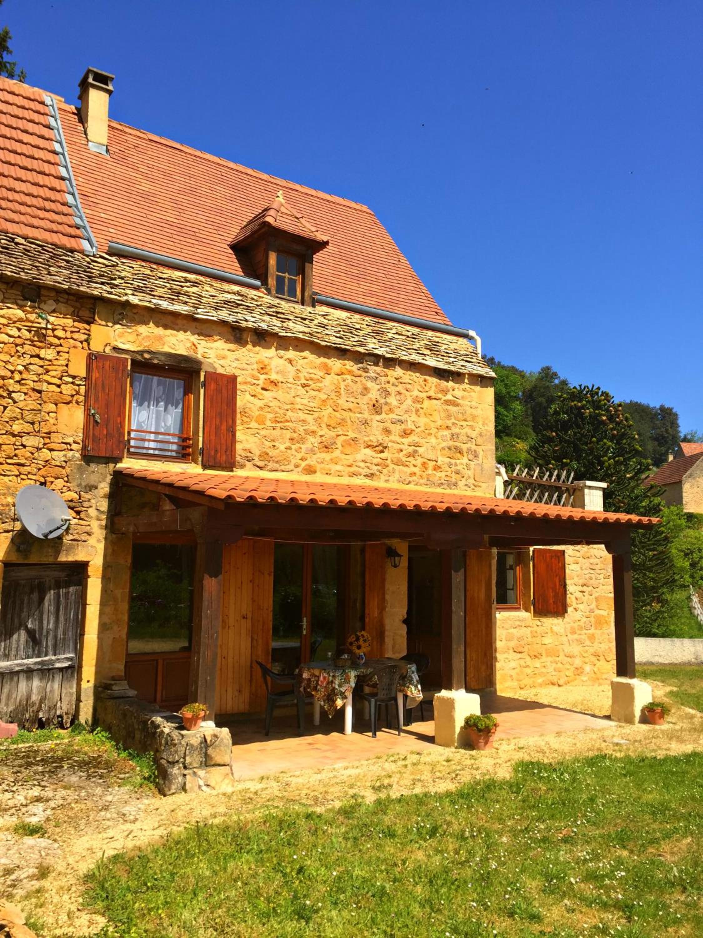 Maison de Montfort view 2