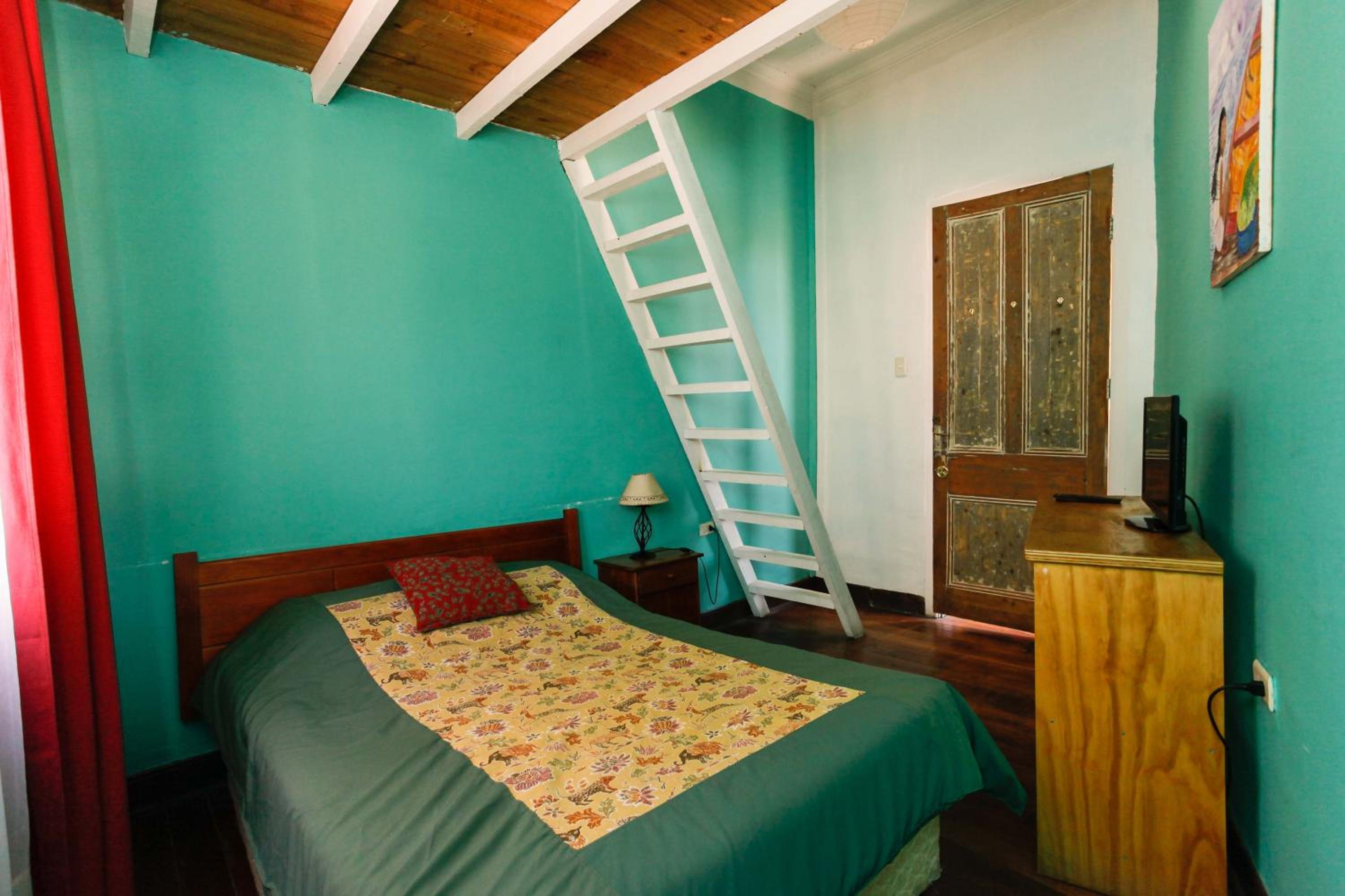 Hostal Casa Verde Limón