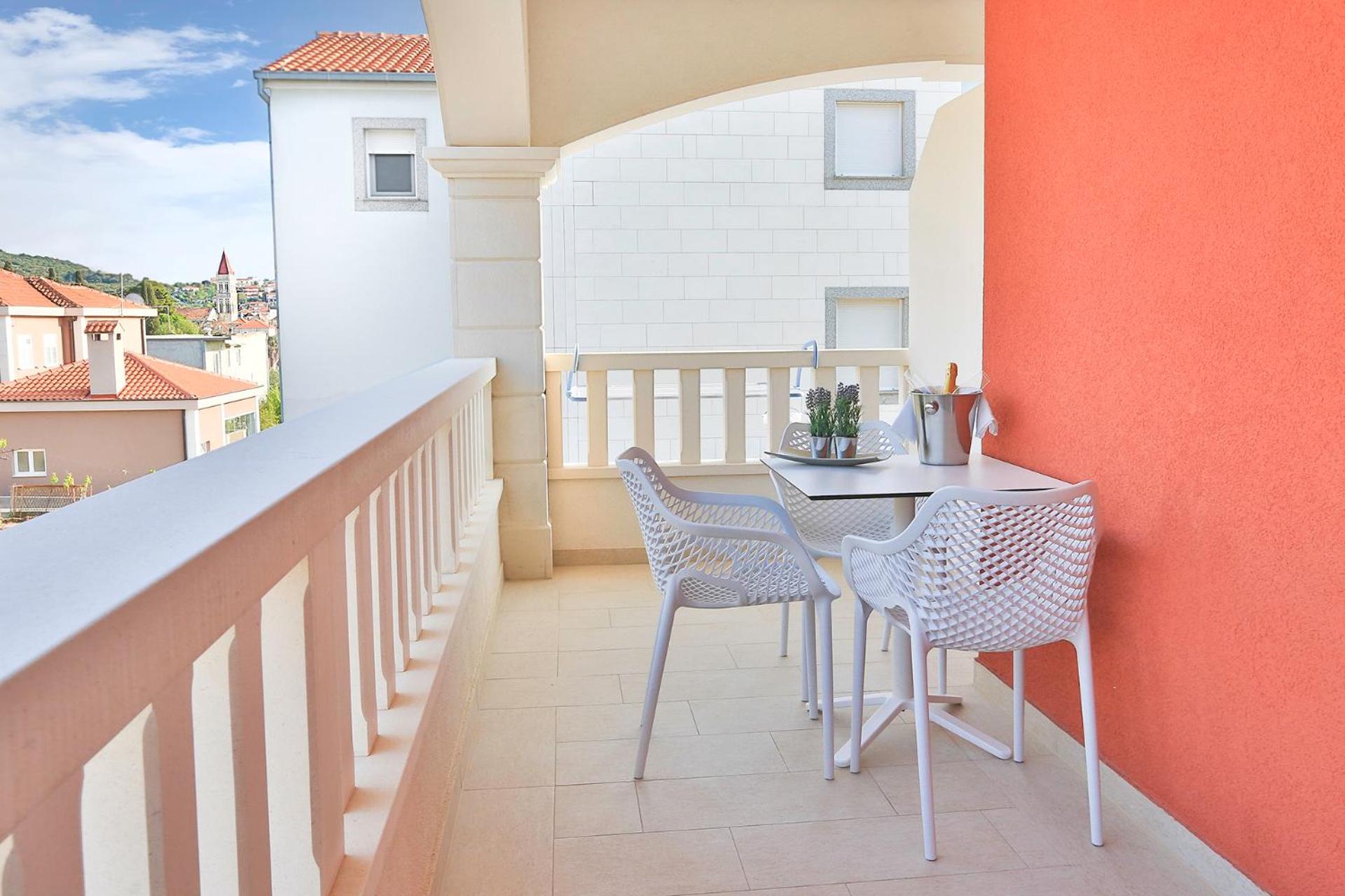 Villa Apartments Art view 4