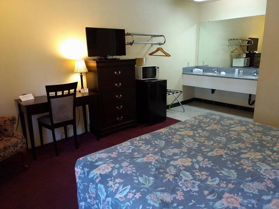 Travelers Motel