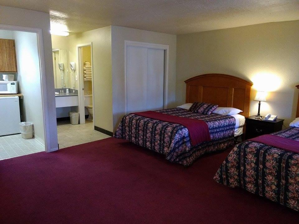 Travelers Motel