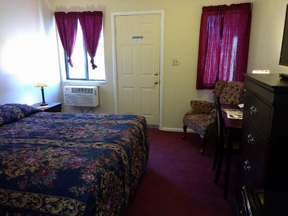 Travelers Motel