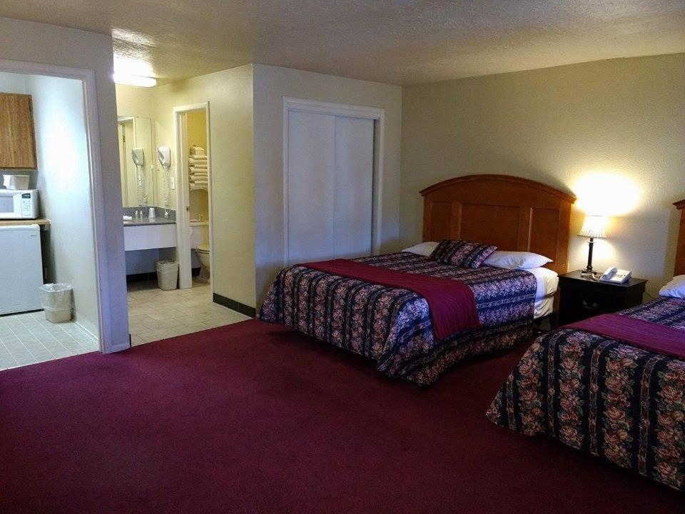 Travelers Motel