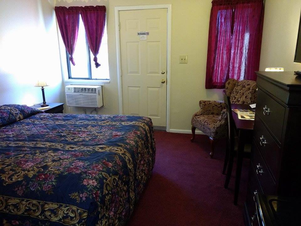 Travelers Motel