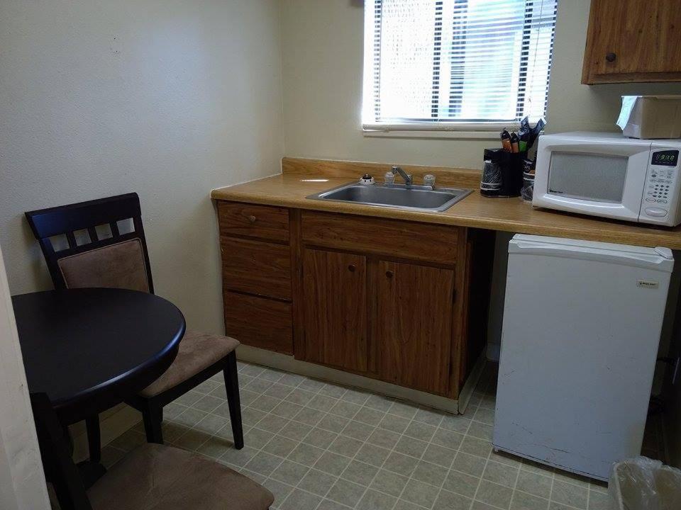Travelers Motel