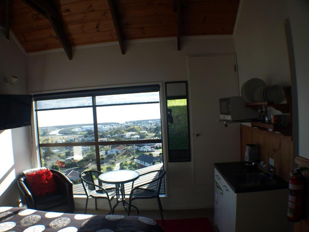 Grafton Cottage & Chalets