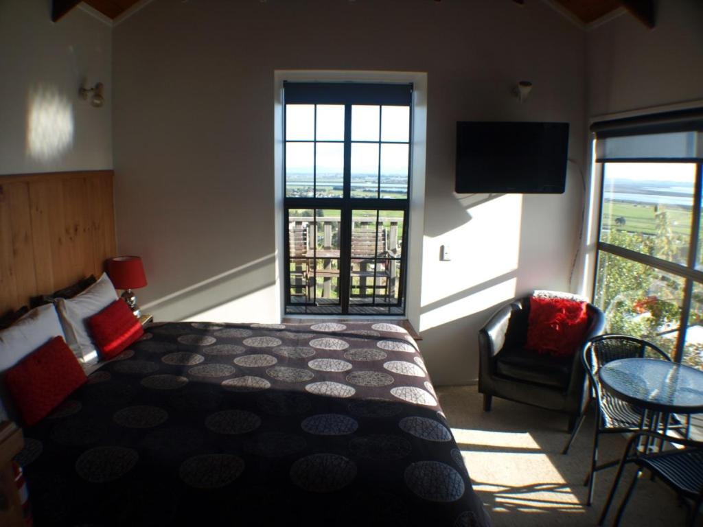 Grafton Cottage & Chalets