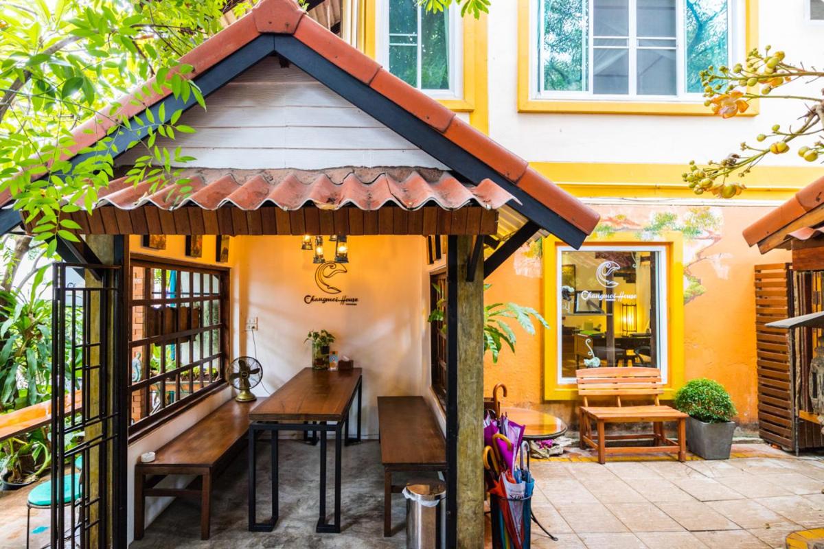 Changmoi House (Little Village)