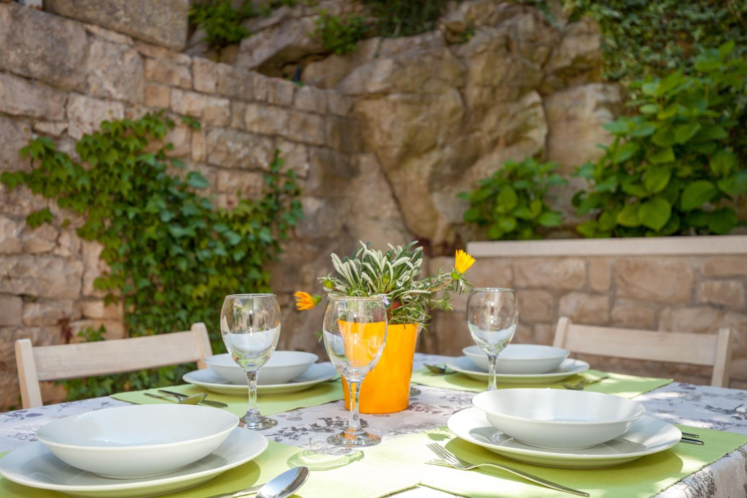 House Tea, for 5, Sea View, 5m away from the Sea view 3