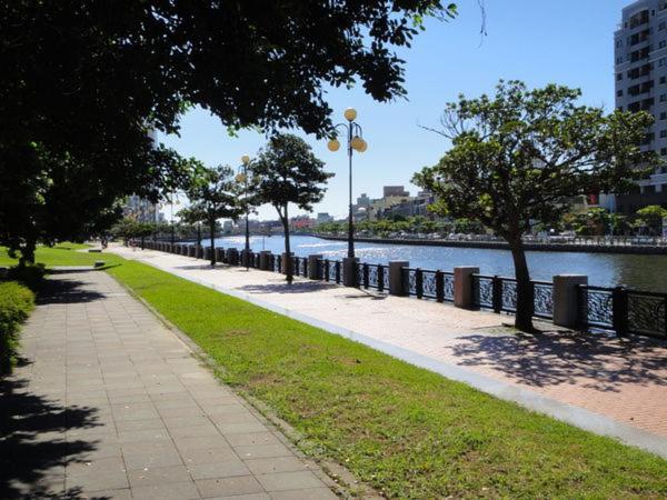 Left Bank 121
