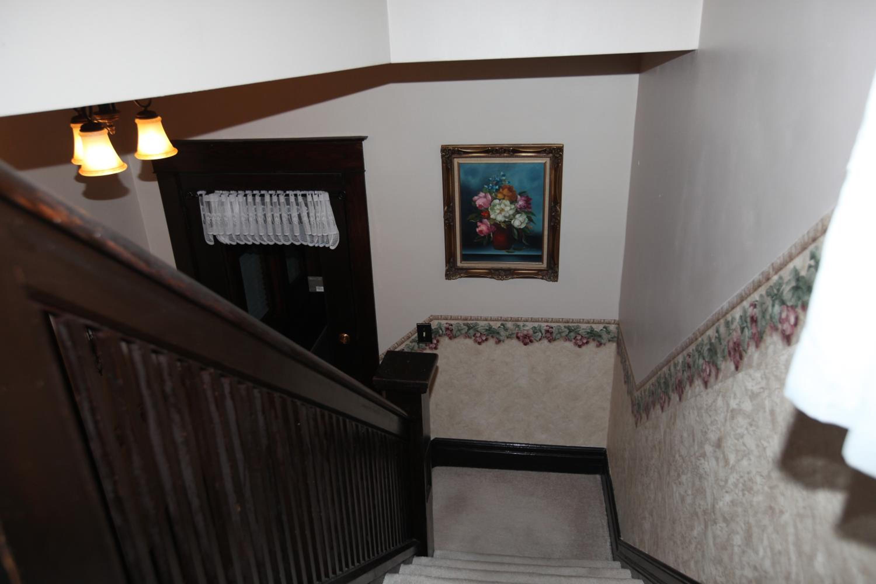 Ambiance By The Falls B&B