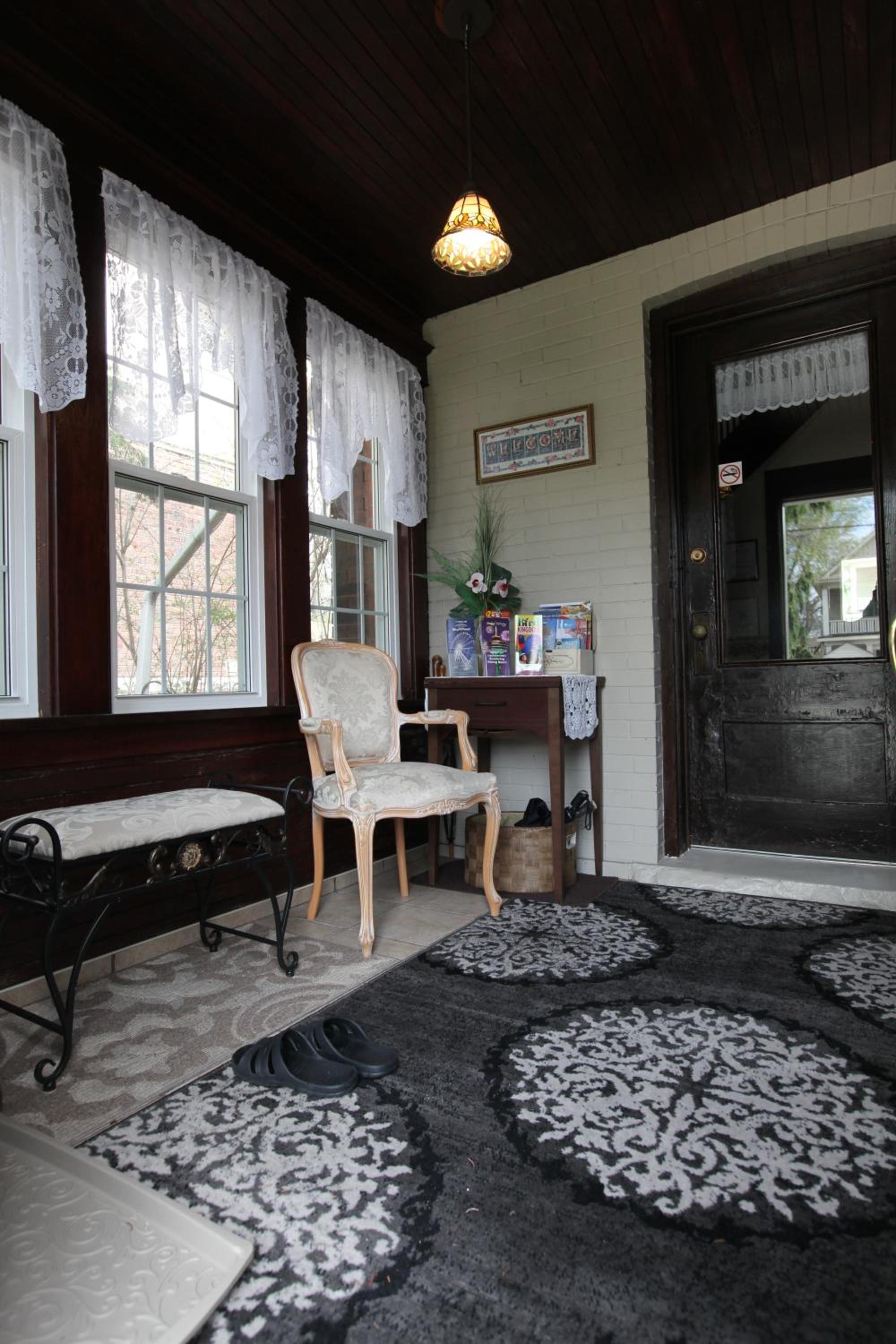 Ambiance By The Falls B&B
