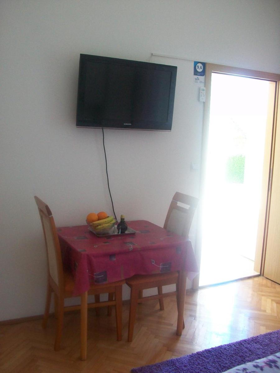 Photo 8