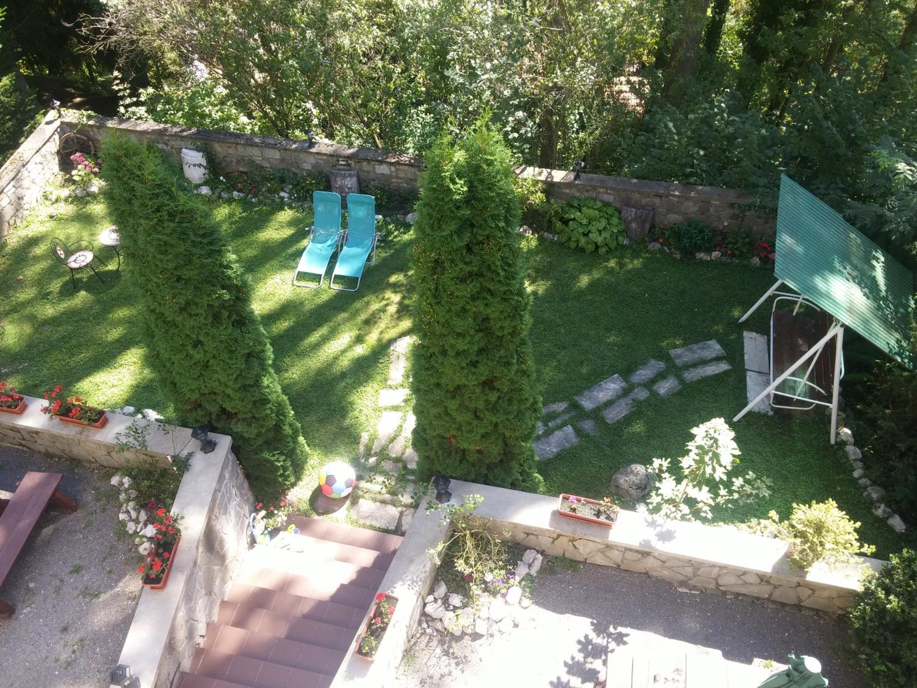 Photo 77