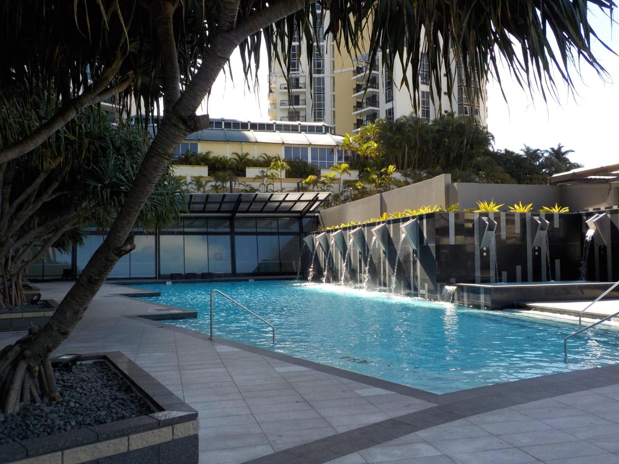 Circle on Cavill - HR Surfers Paradise