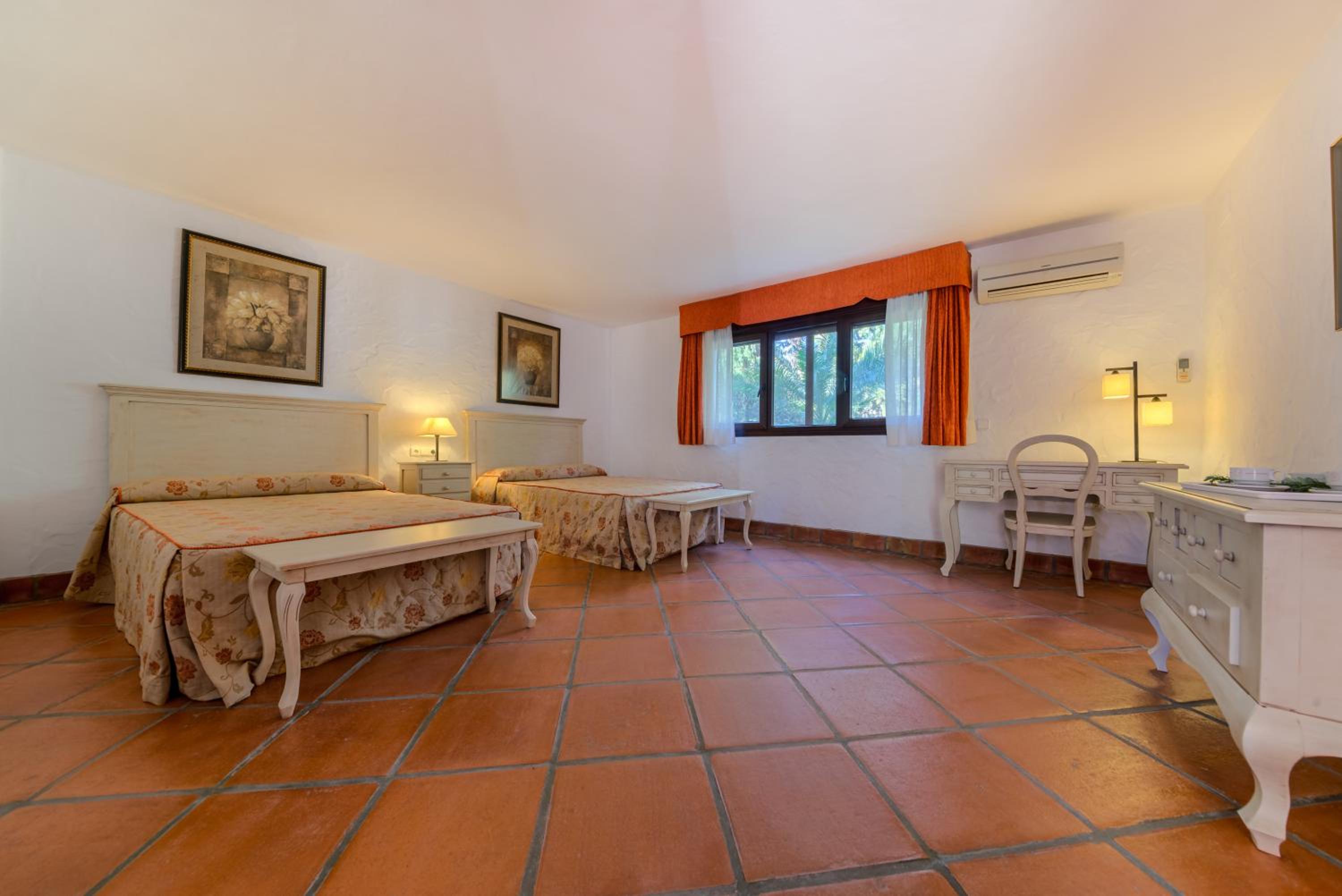 Hacienda Roche Viejo