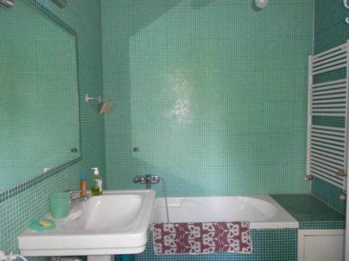 Villa Scimmia en Scauri — bathroom
