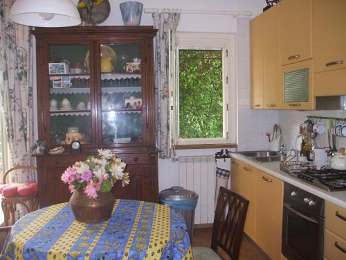Villa Scimmia en Scauri — kitchen