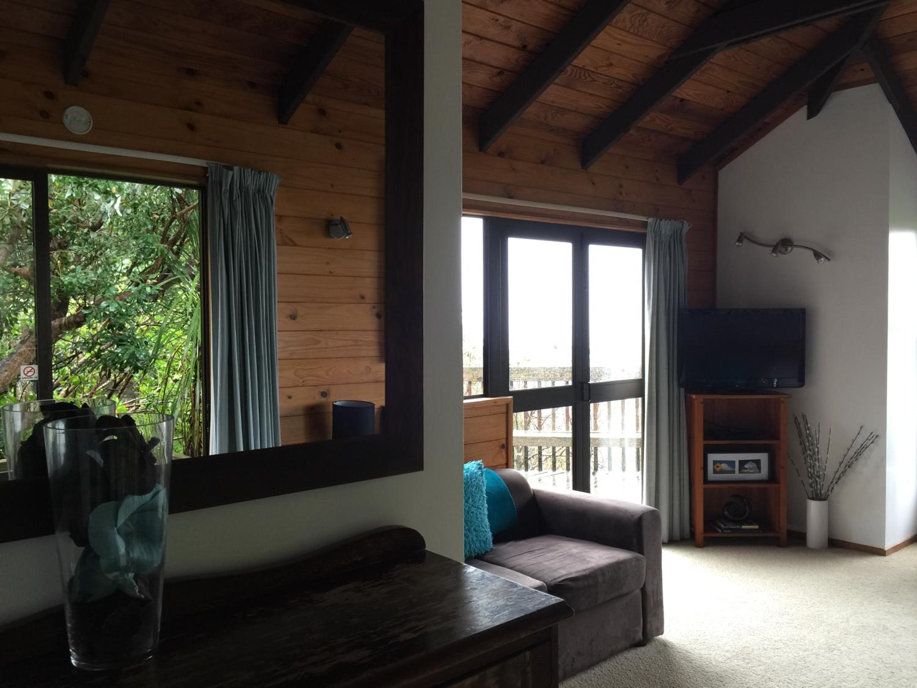 Grafton Cottage & Chalets