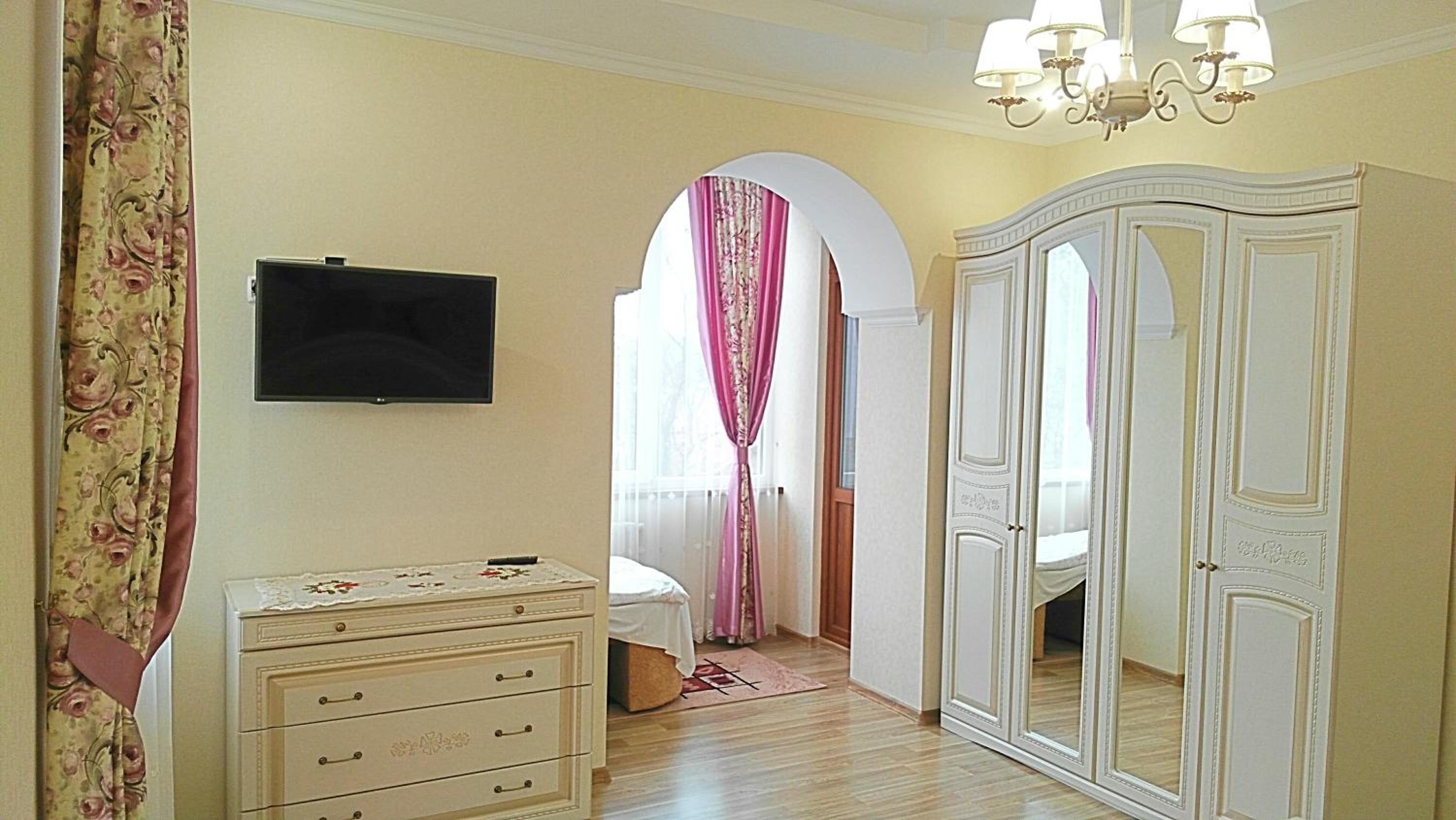 Apartment on Stepana Bandery 35