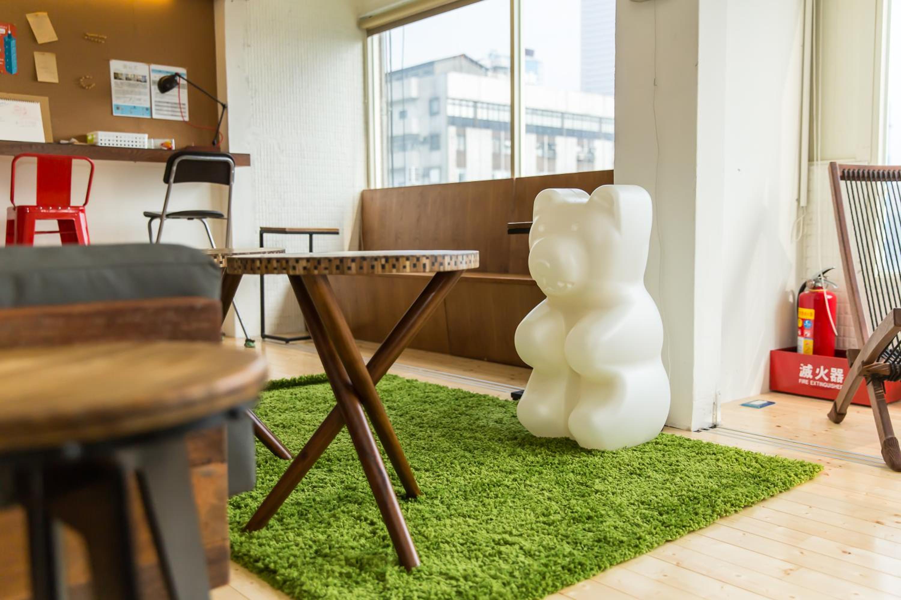 Mr. Lobster’s Secret Den design hostel