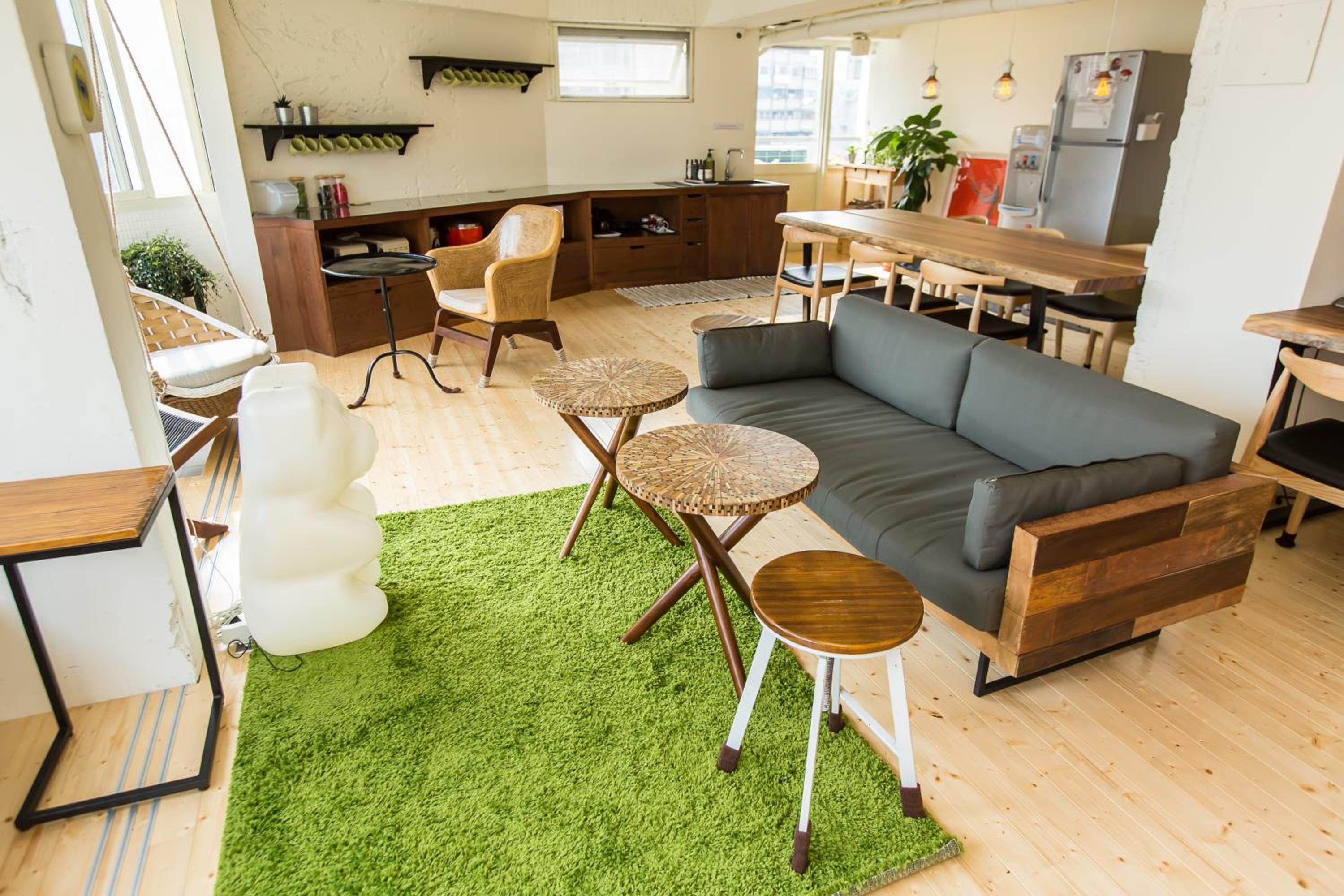 Mr. Lobster’s Secret Den design hostel