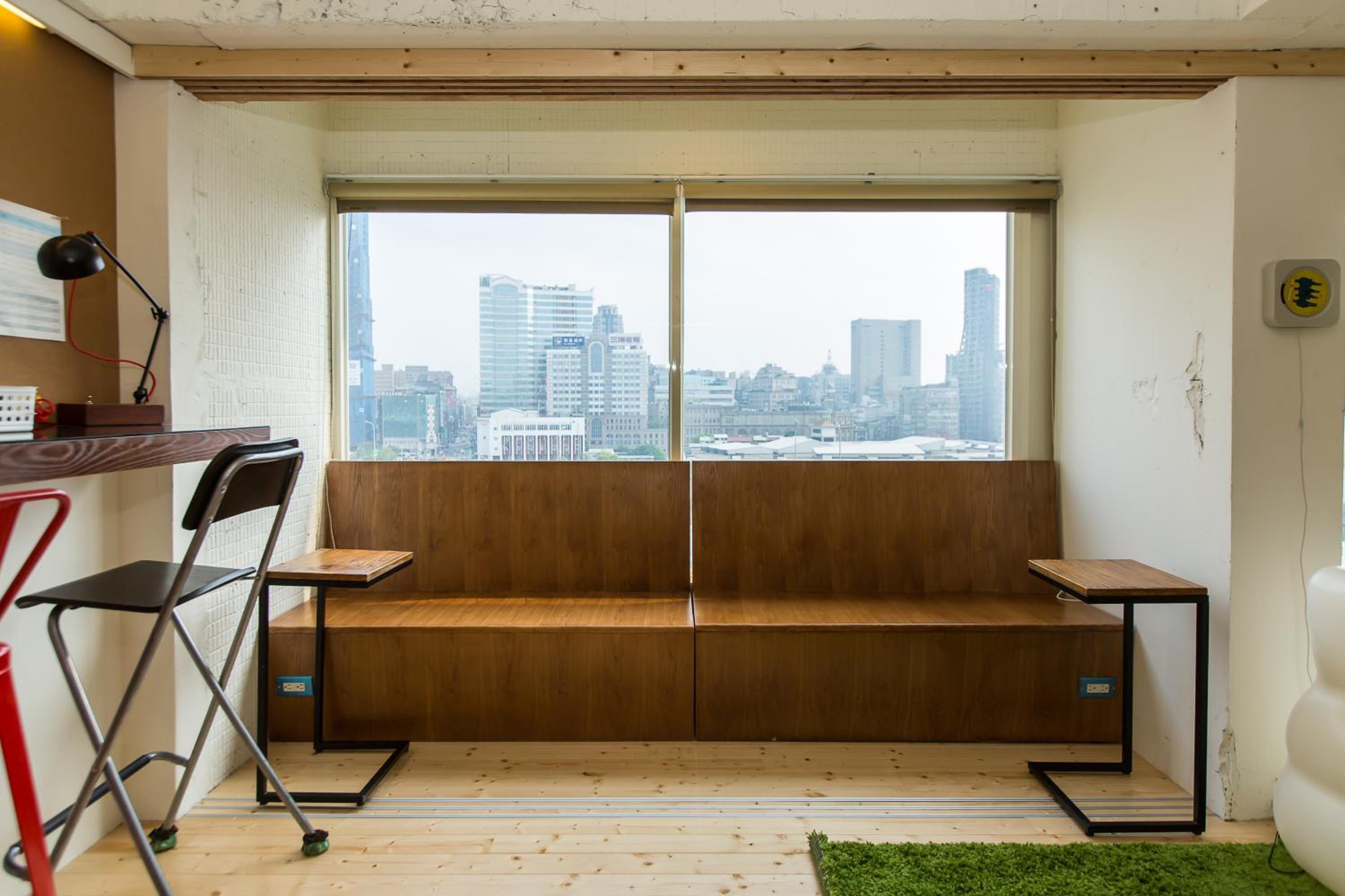 Mr. Lobster’s Secret Den design hostel
