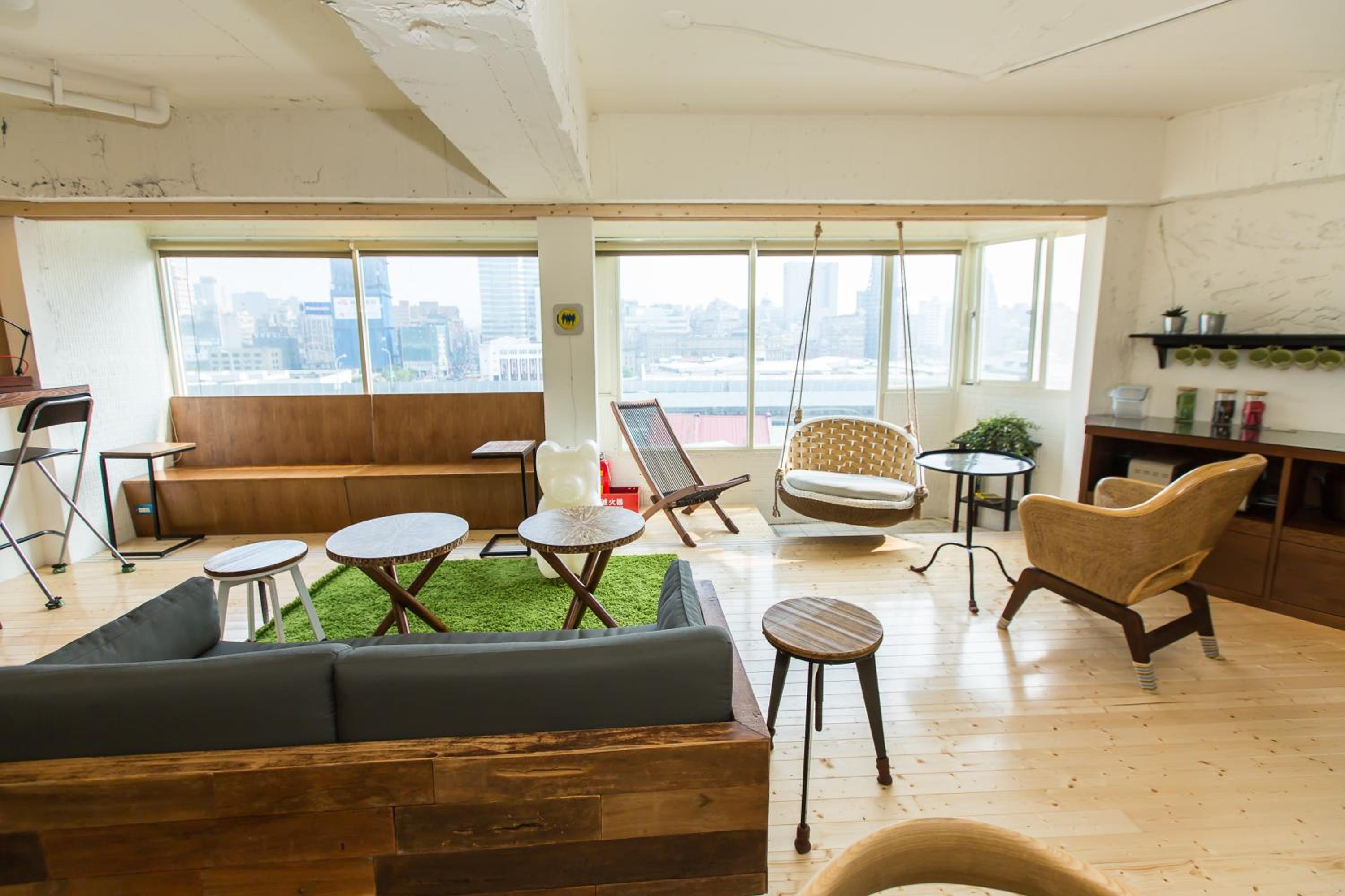 Mr. Lobster’s Secret Den design hostel